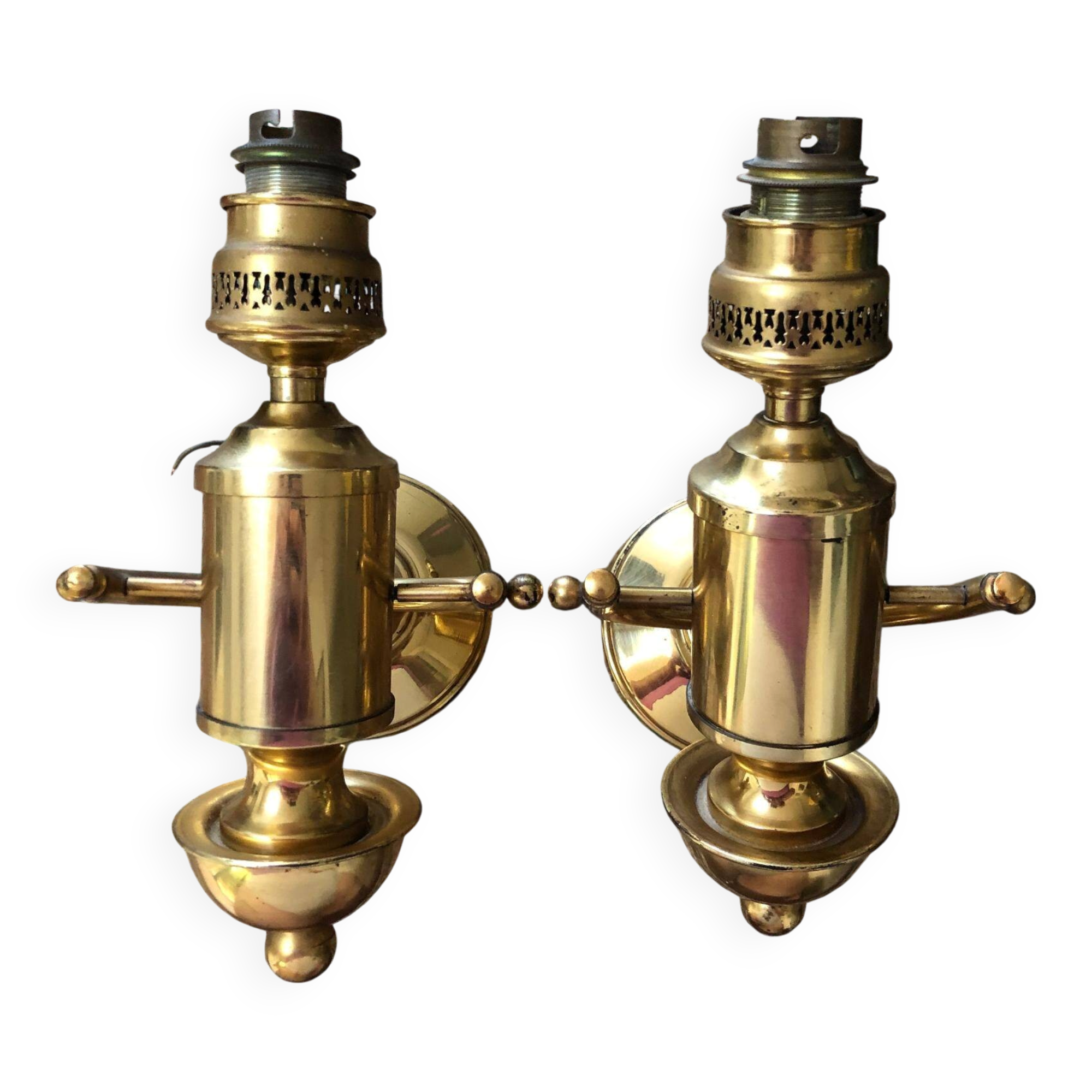 Pair of bronze wall lights