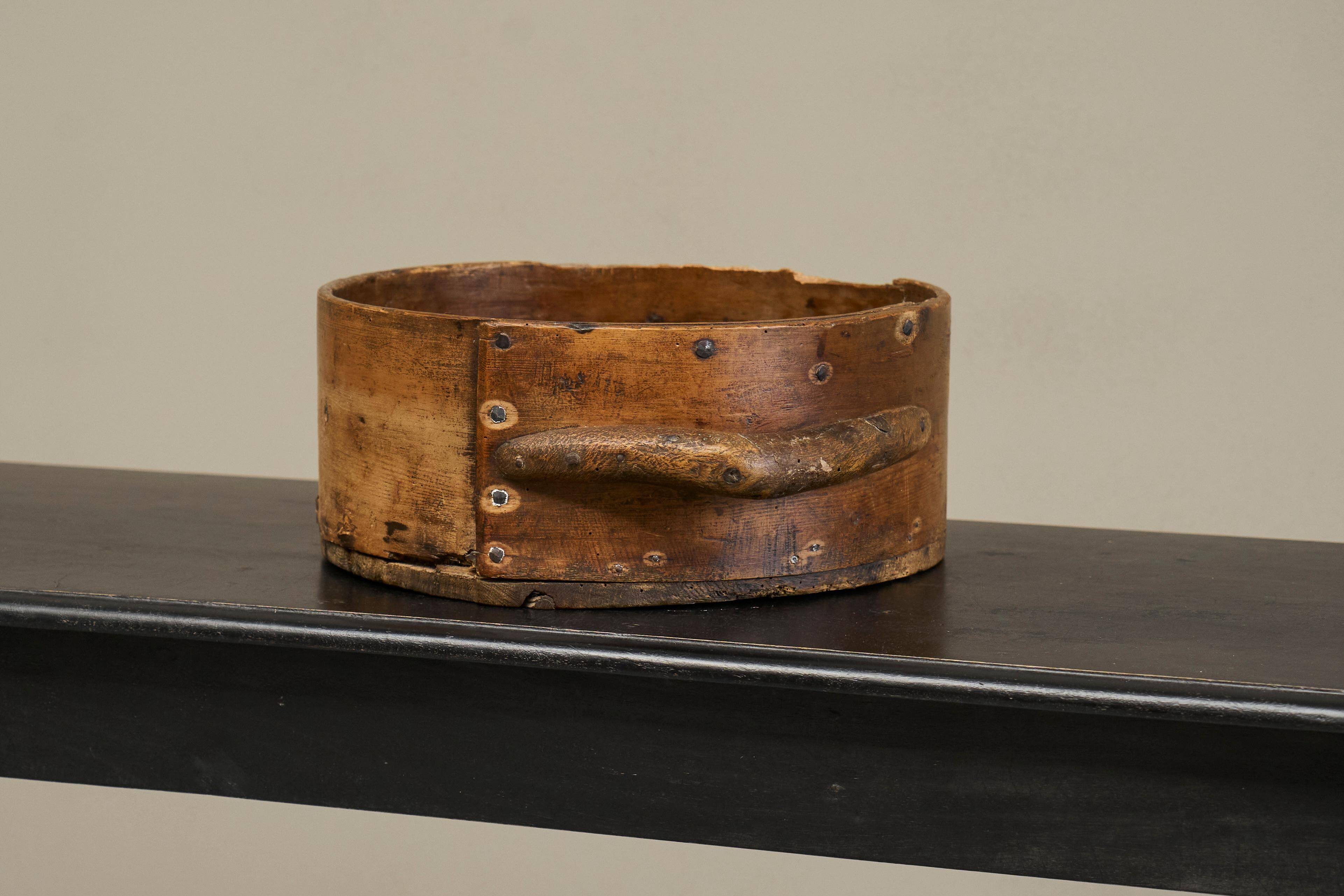 Wabi Sabi bowl in wood, 19th century
