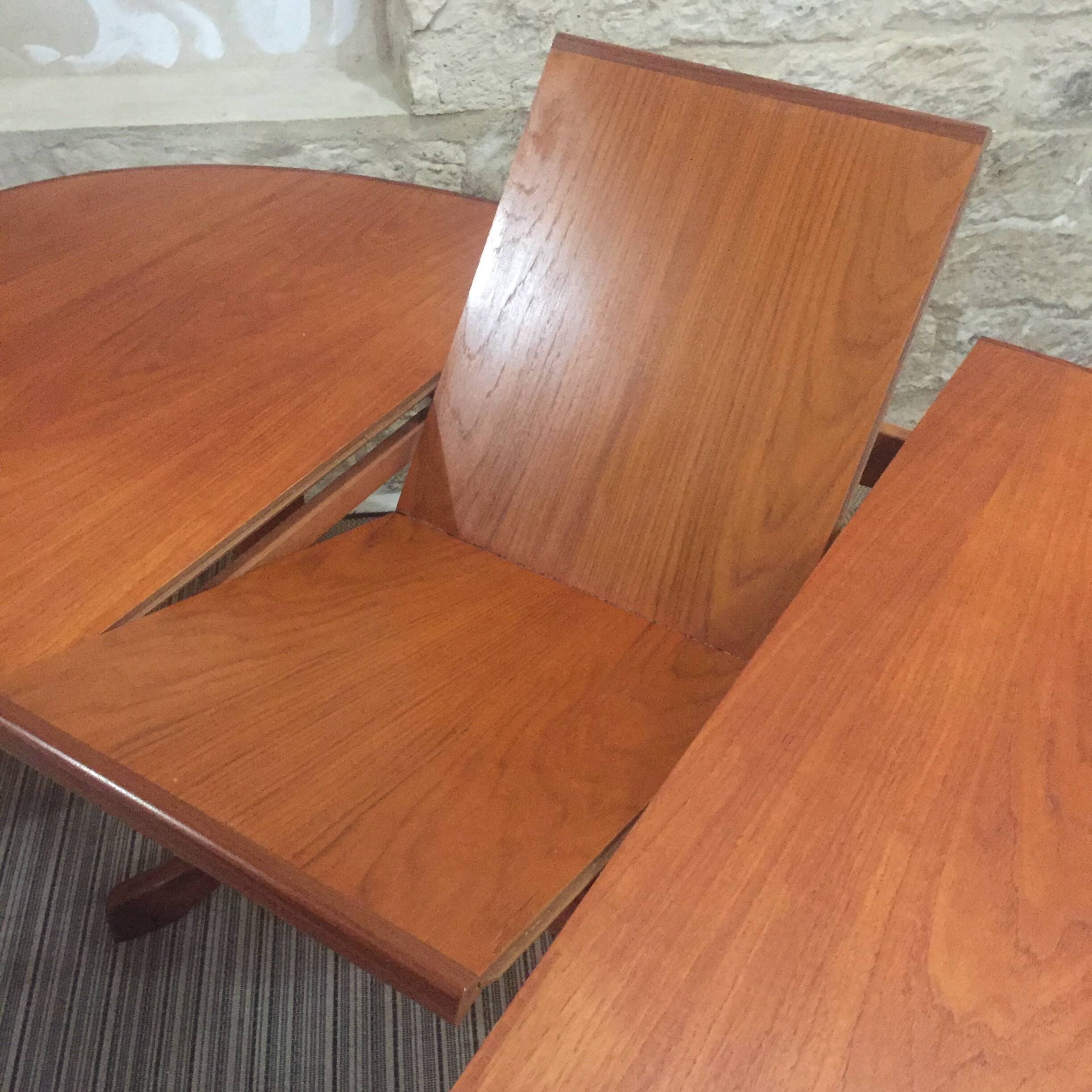 Table à manger scandinave en teck ovale avec rallonge centrale