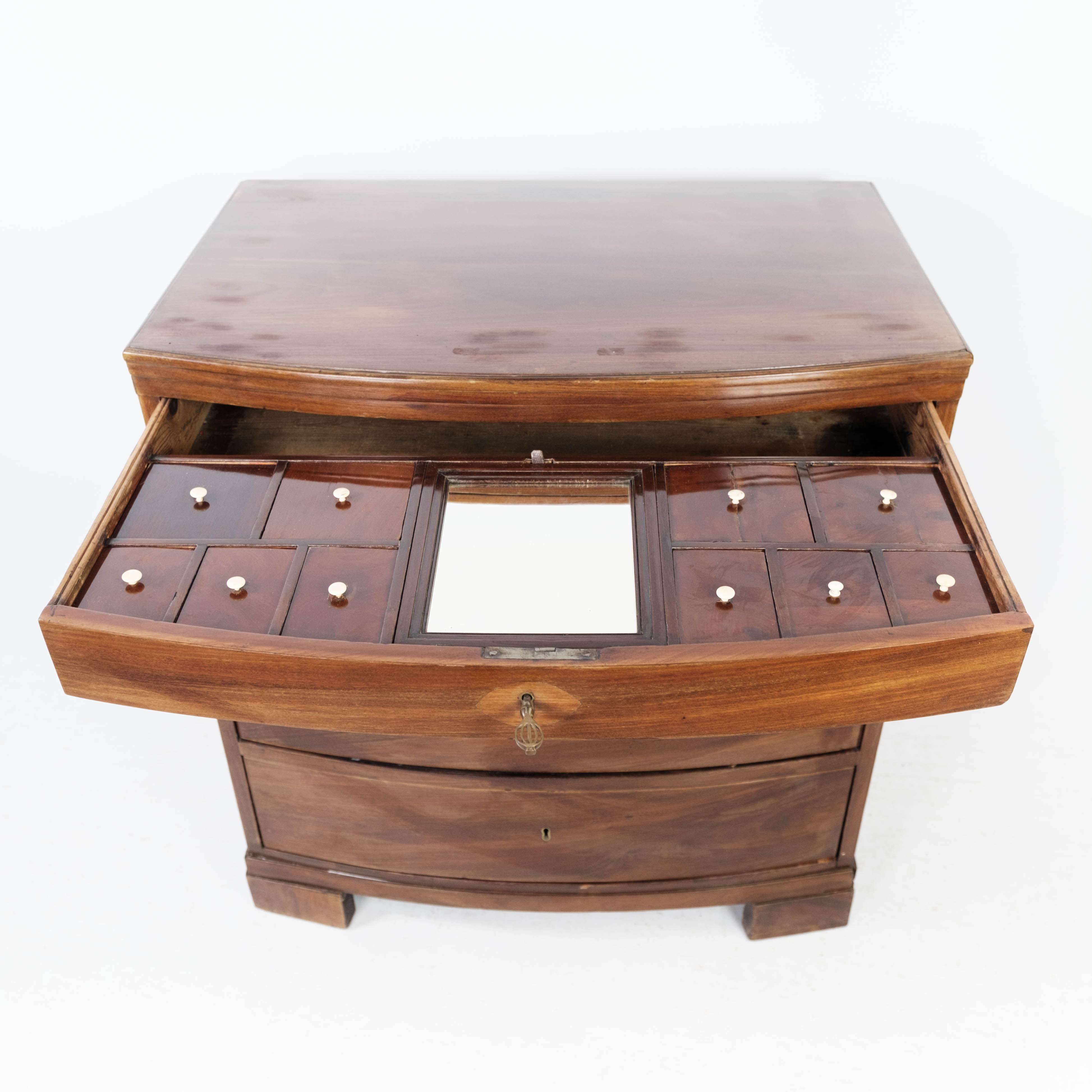 Empire chest of drawers of polished mahogany, 1820