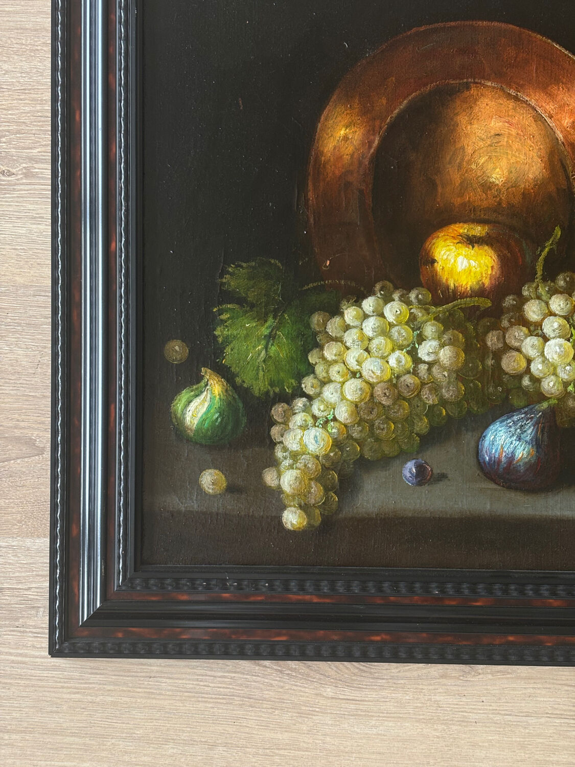 Still life painting, grapes and figs, oil on canvas.