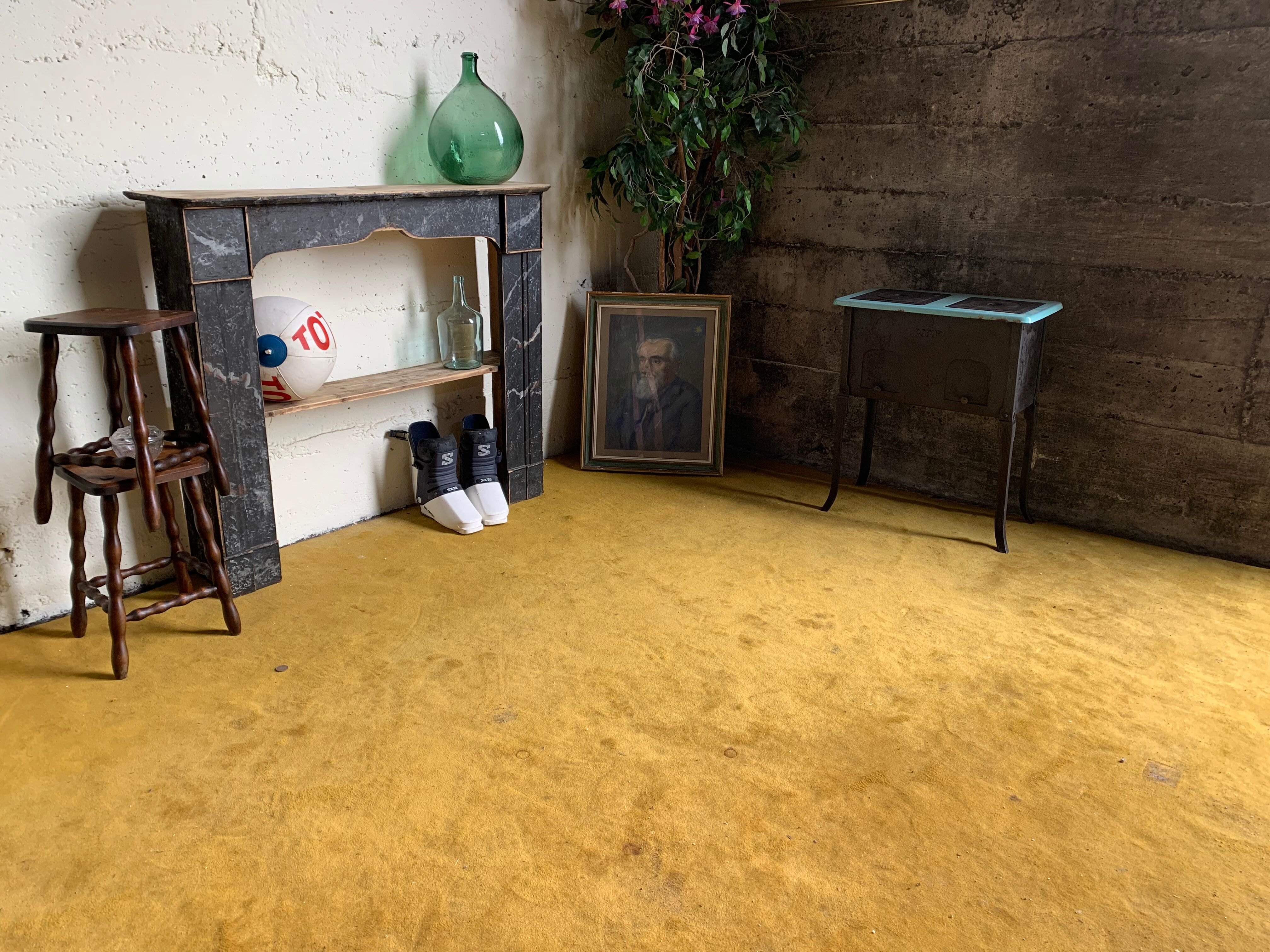 Shelf fireplace mantle.