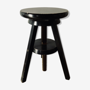 Swivel stool