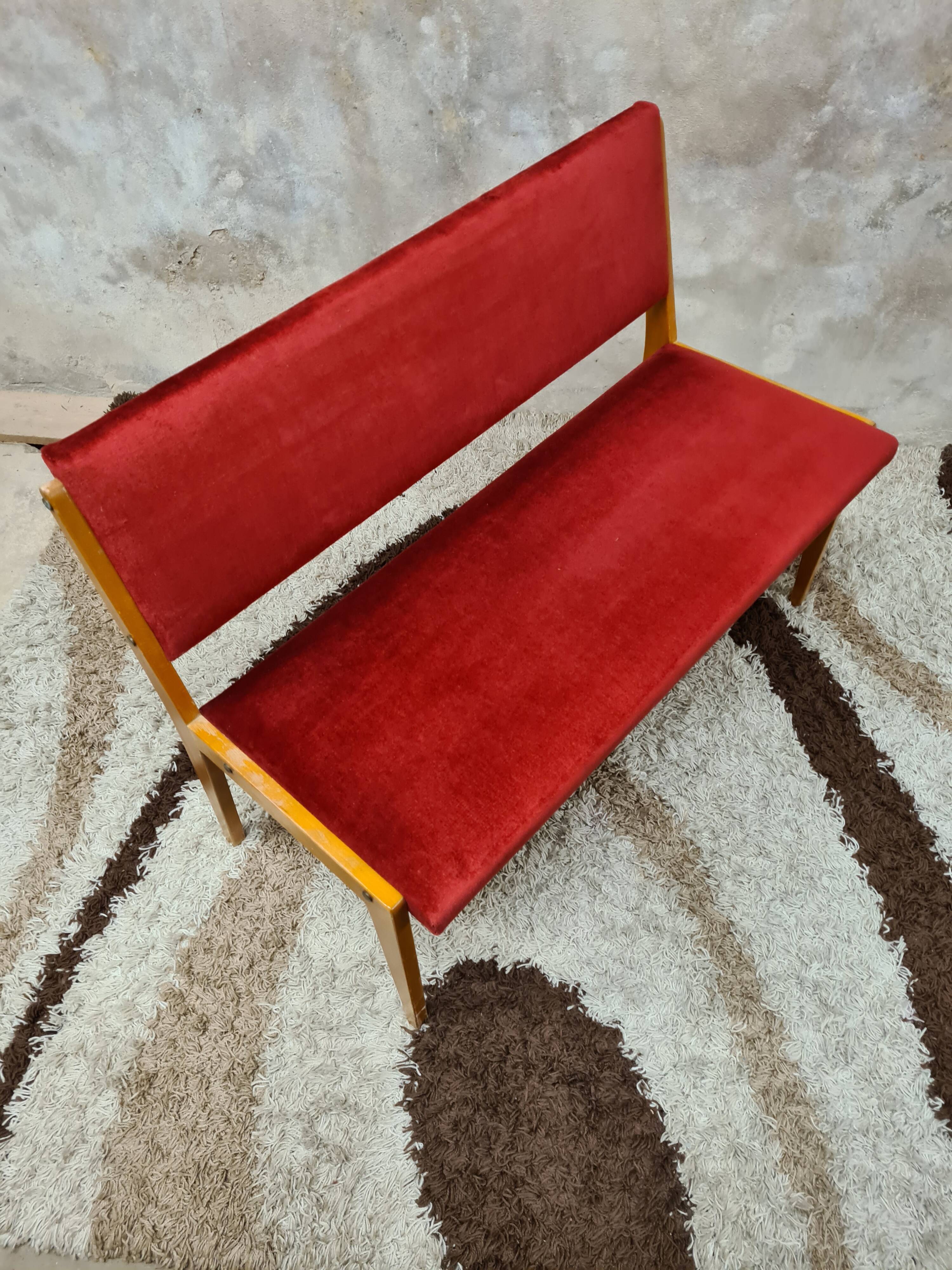 Two-seater red velvet bench 1970 vintage