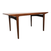 Vintage Scandinavian table in solid teak from Denmark.