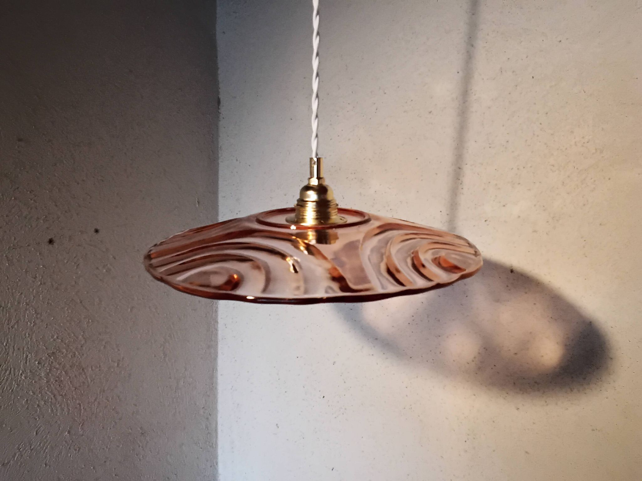 Suspension vintage en verre rose