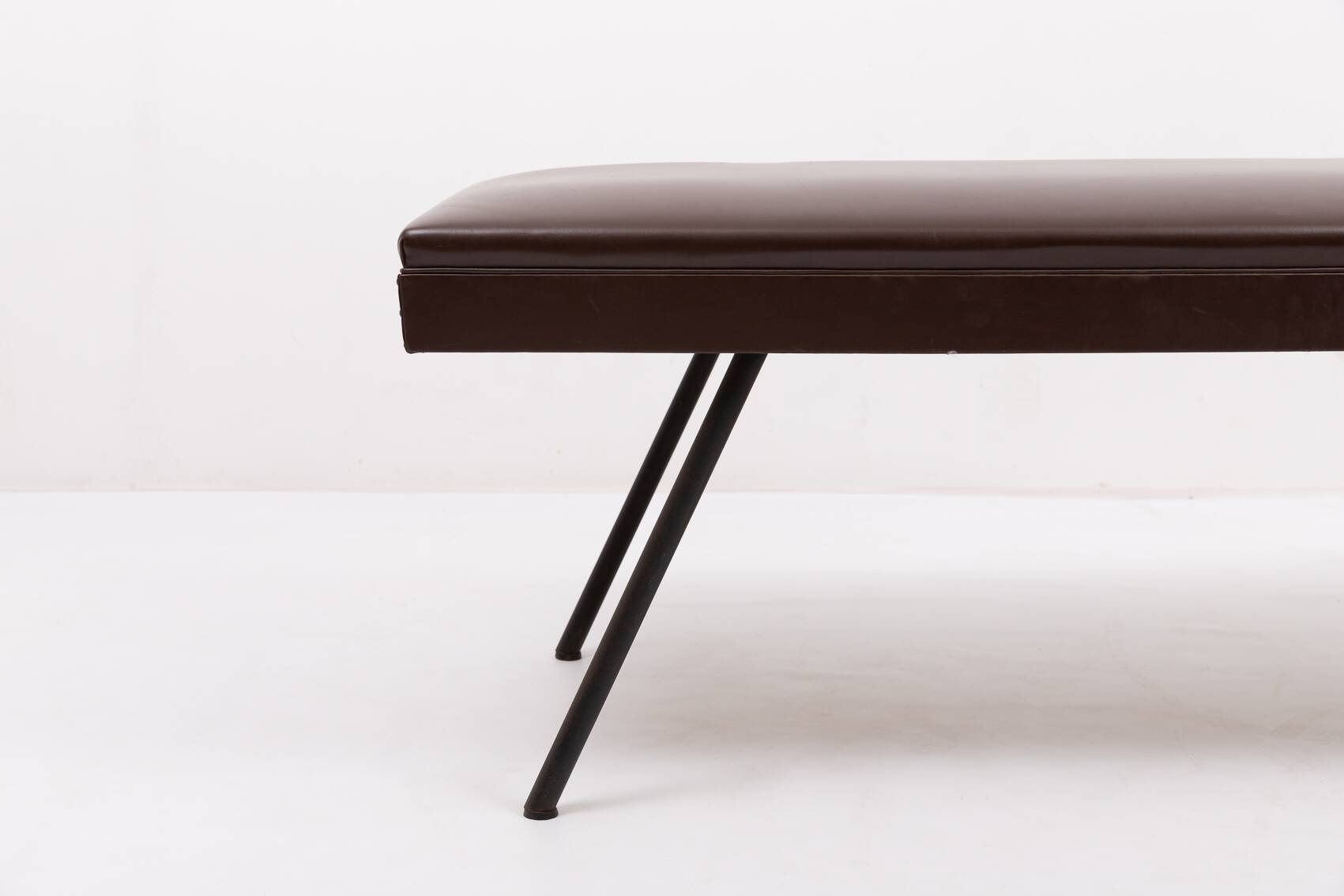 Lit de repos architectural italien moderne du milieu du siècle, années 1960