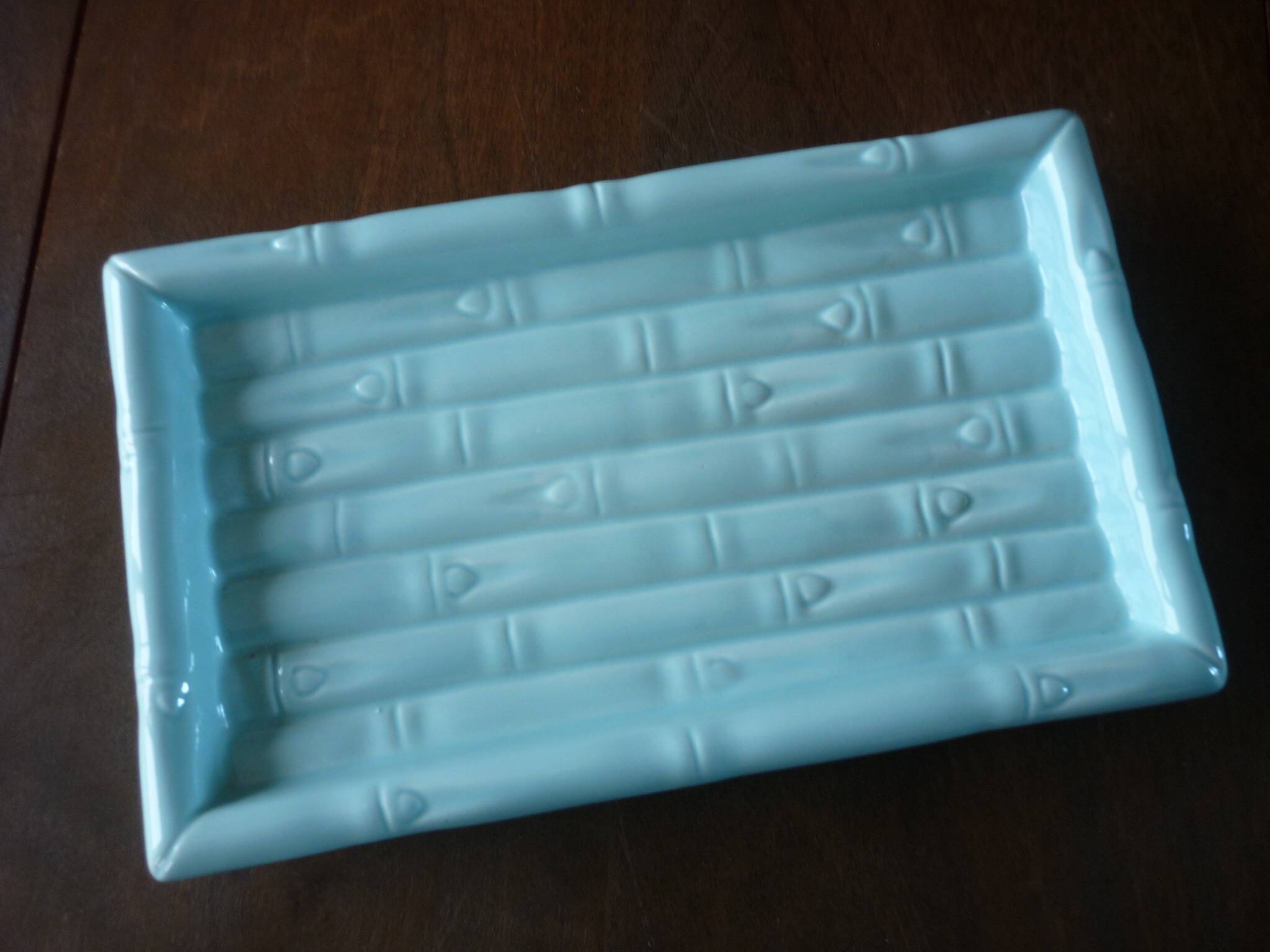 Blue bamboo imitation cake dish