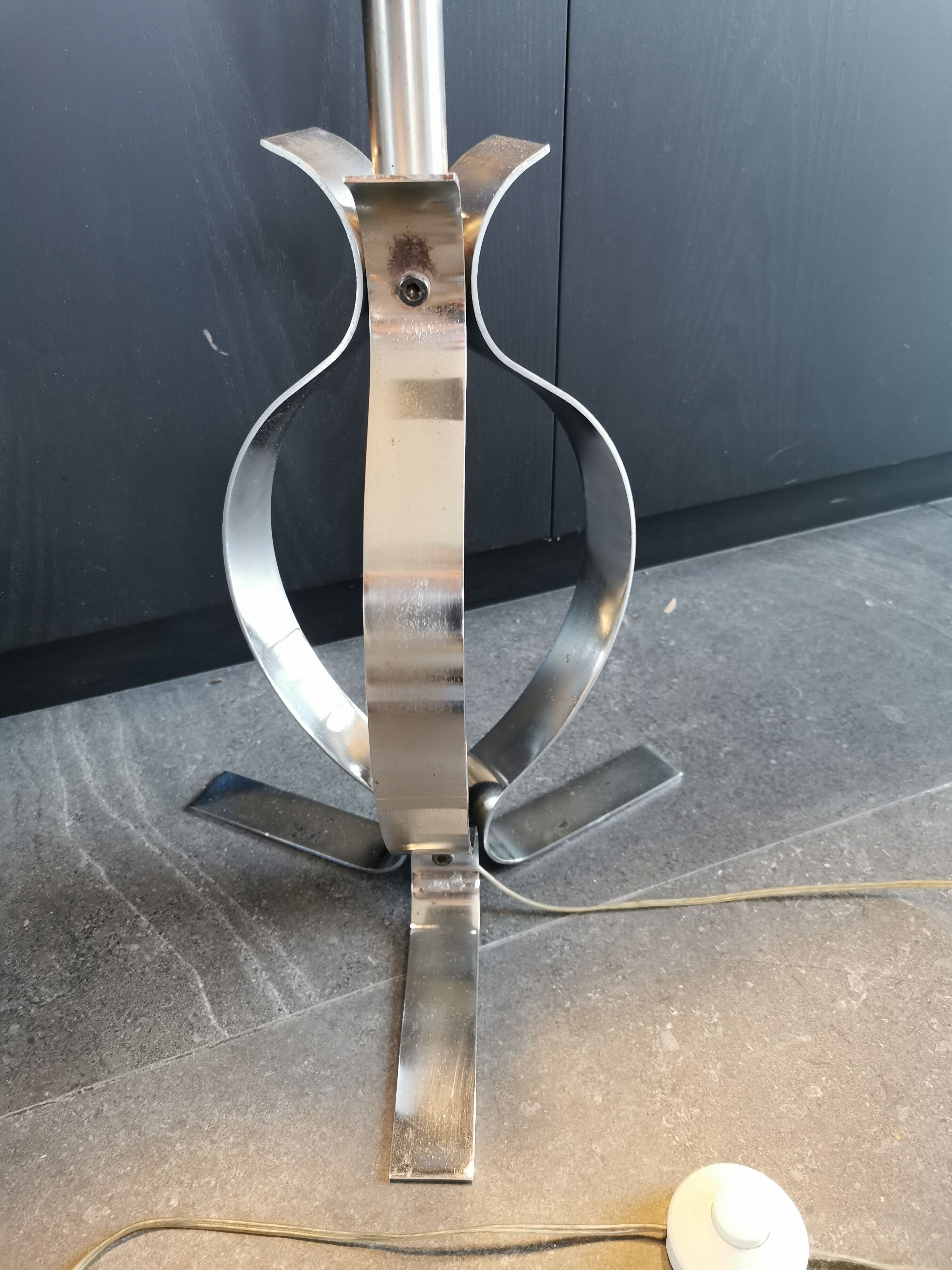 Vintage chrome metal tripod lamp base