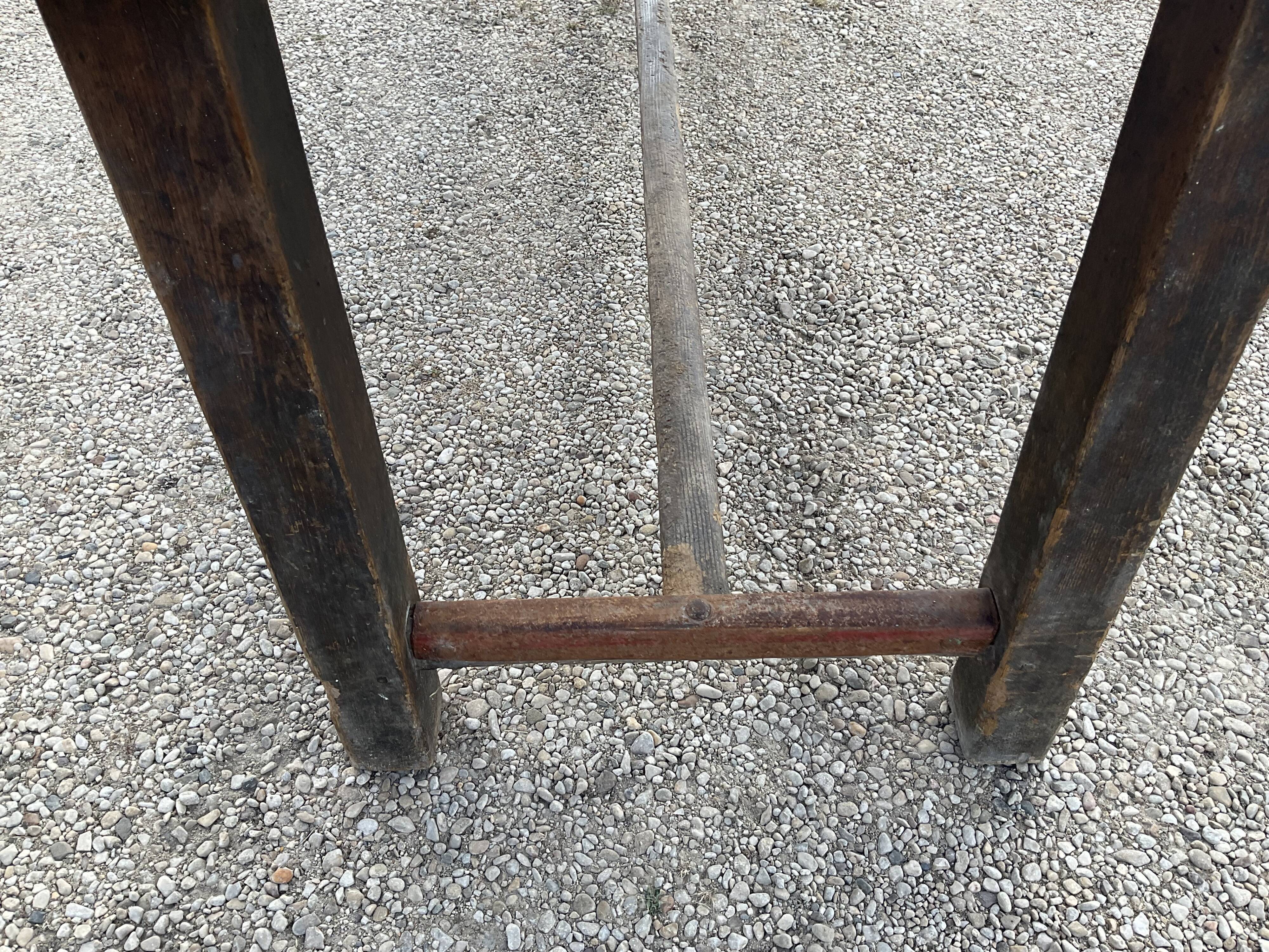 Farm table
