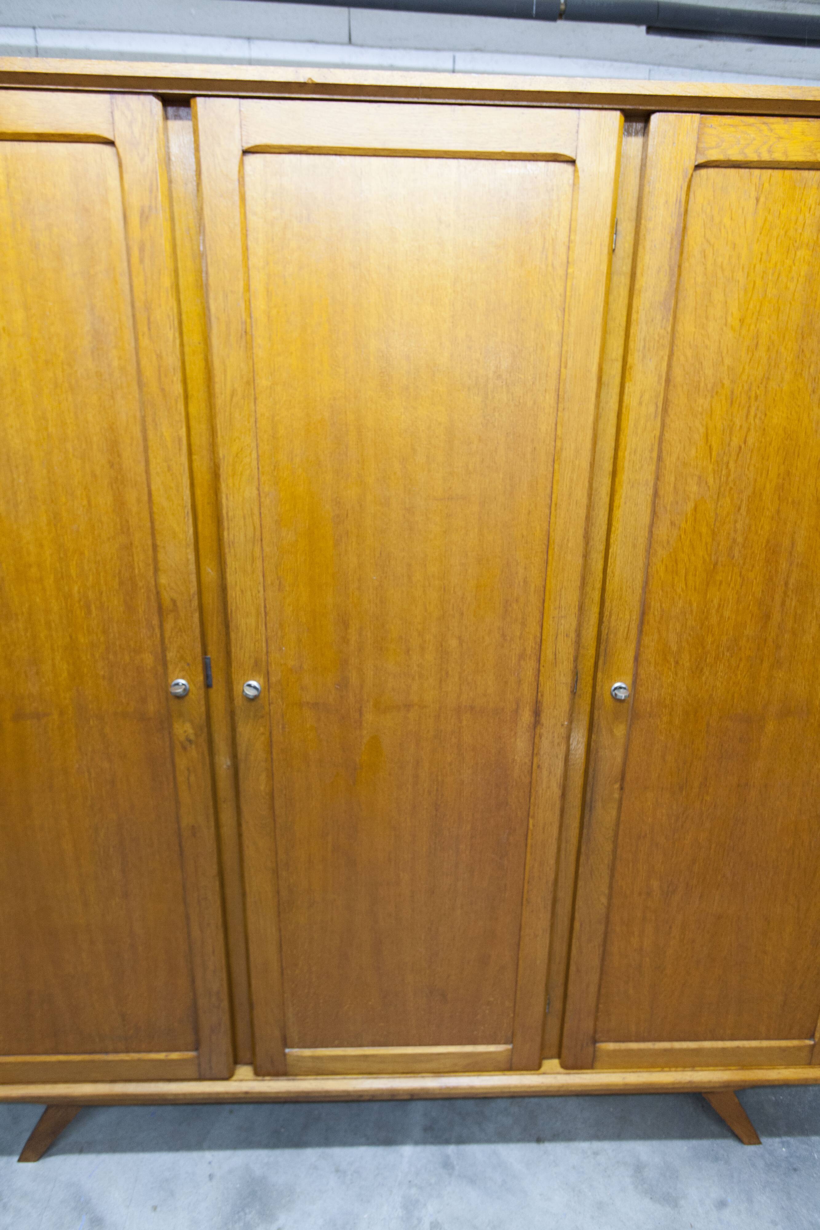 French wardrobe with tapered legs, 3 doors, 120cm hanging rail, new.