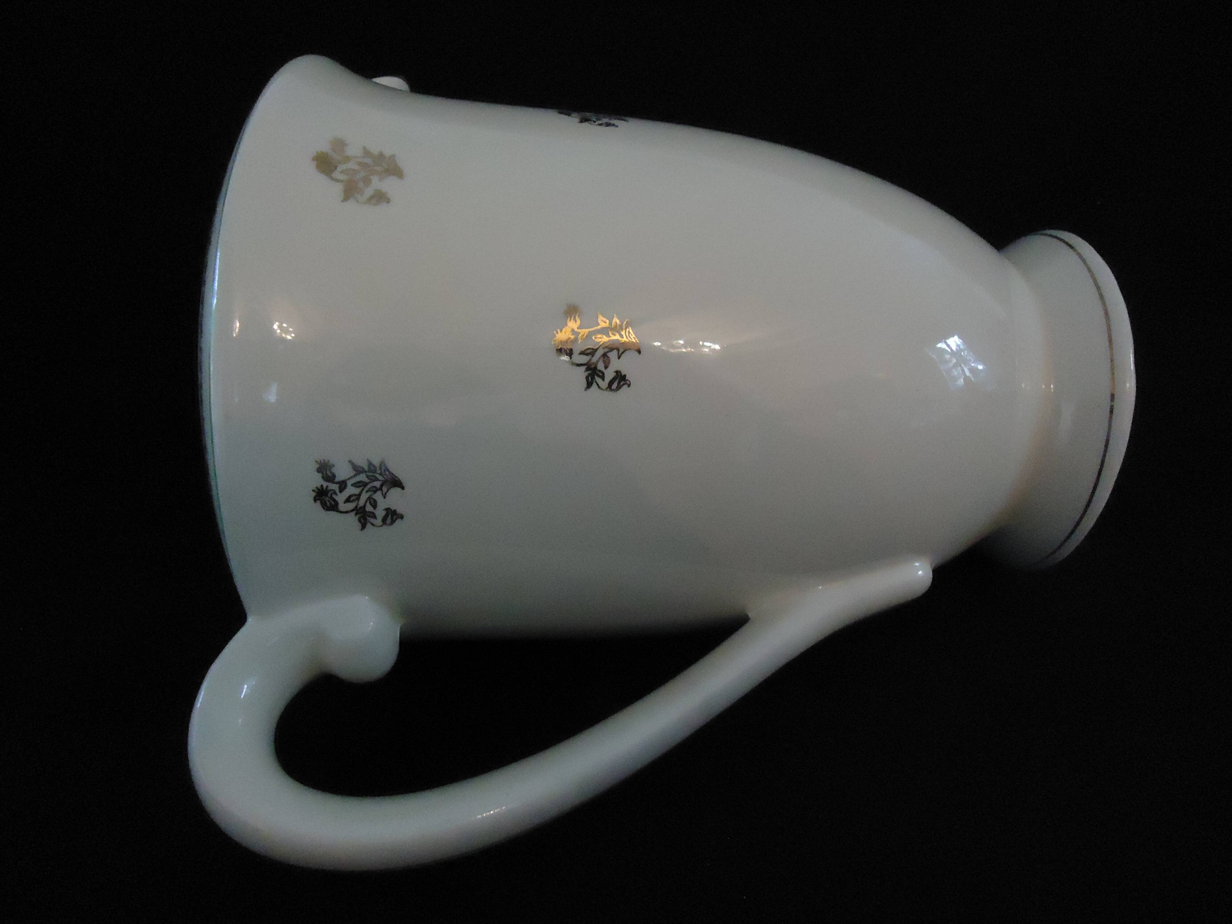 Antique pouring coffee pot in Gien earthenware, Valence model, A040