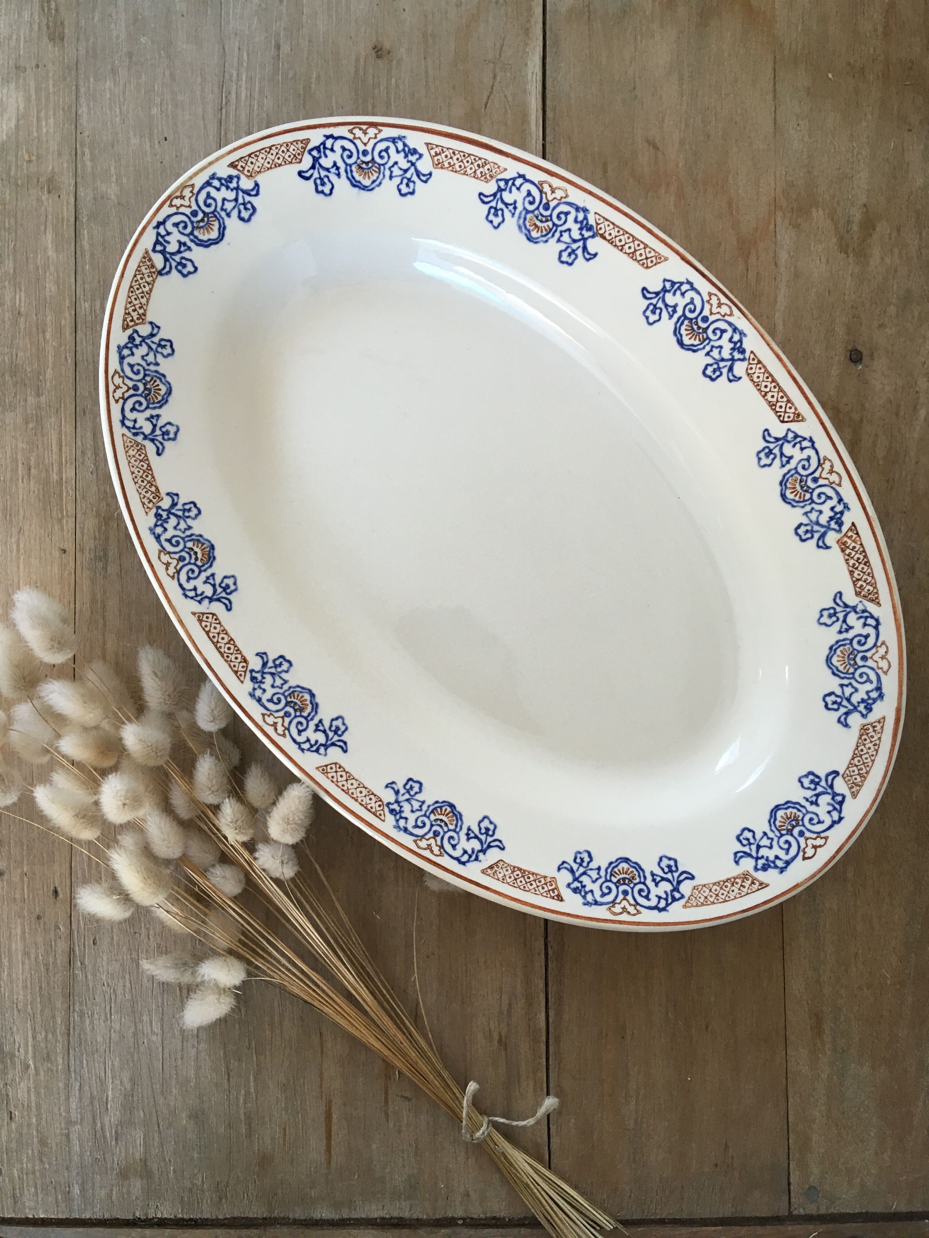 Oval dish chantilly model