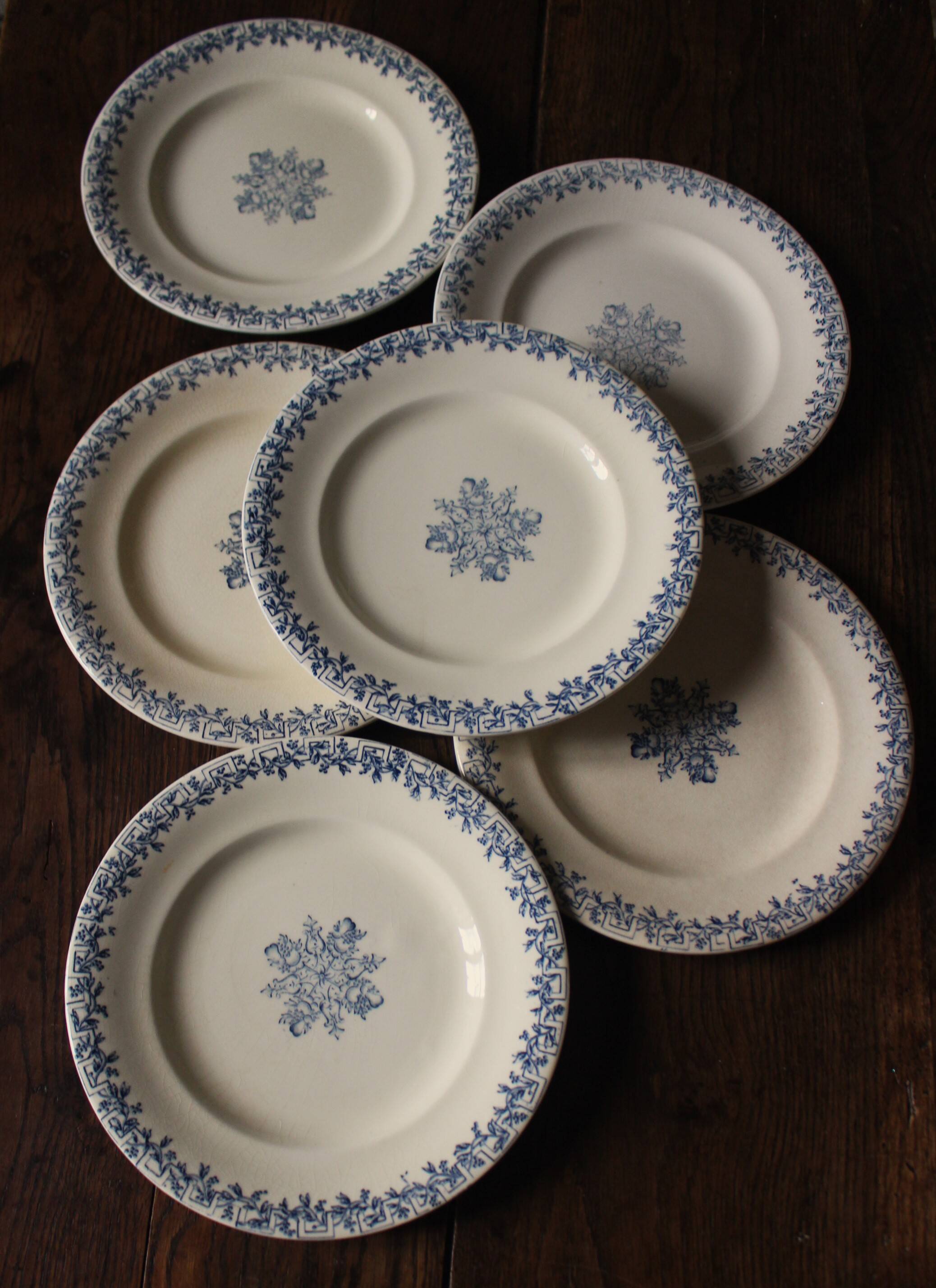 A set of 6 flat plates Terre de Fer blue Clairefontaine Grec