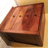 Chest of drawers in walnut