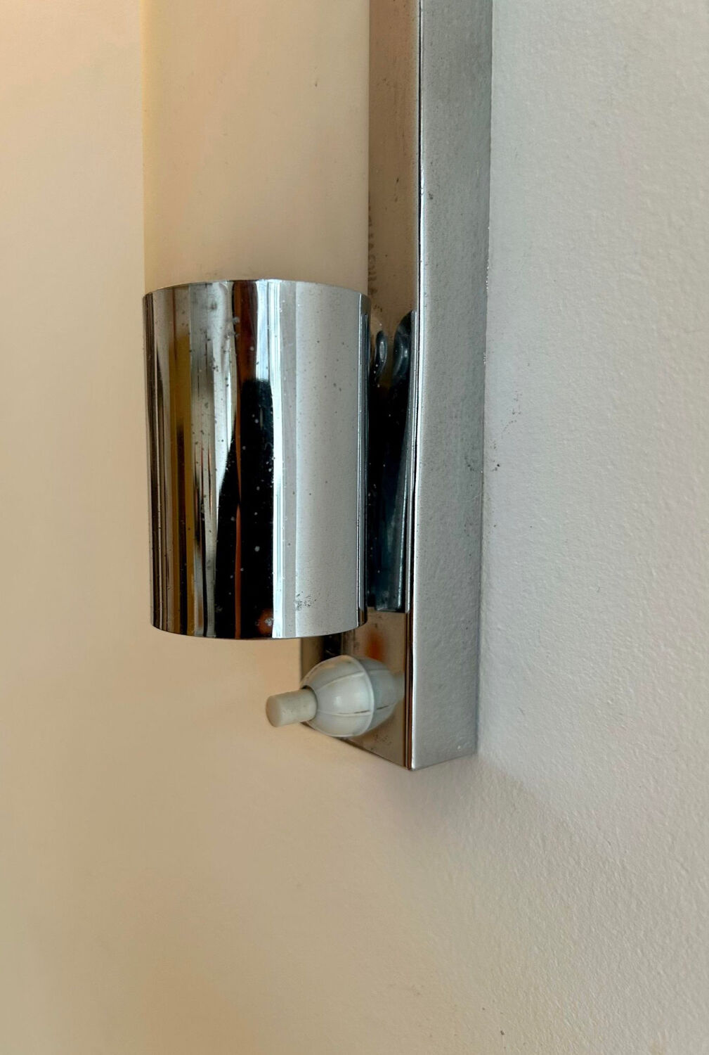 Modernist wall lamp vintage chromed metal France 1930