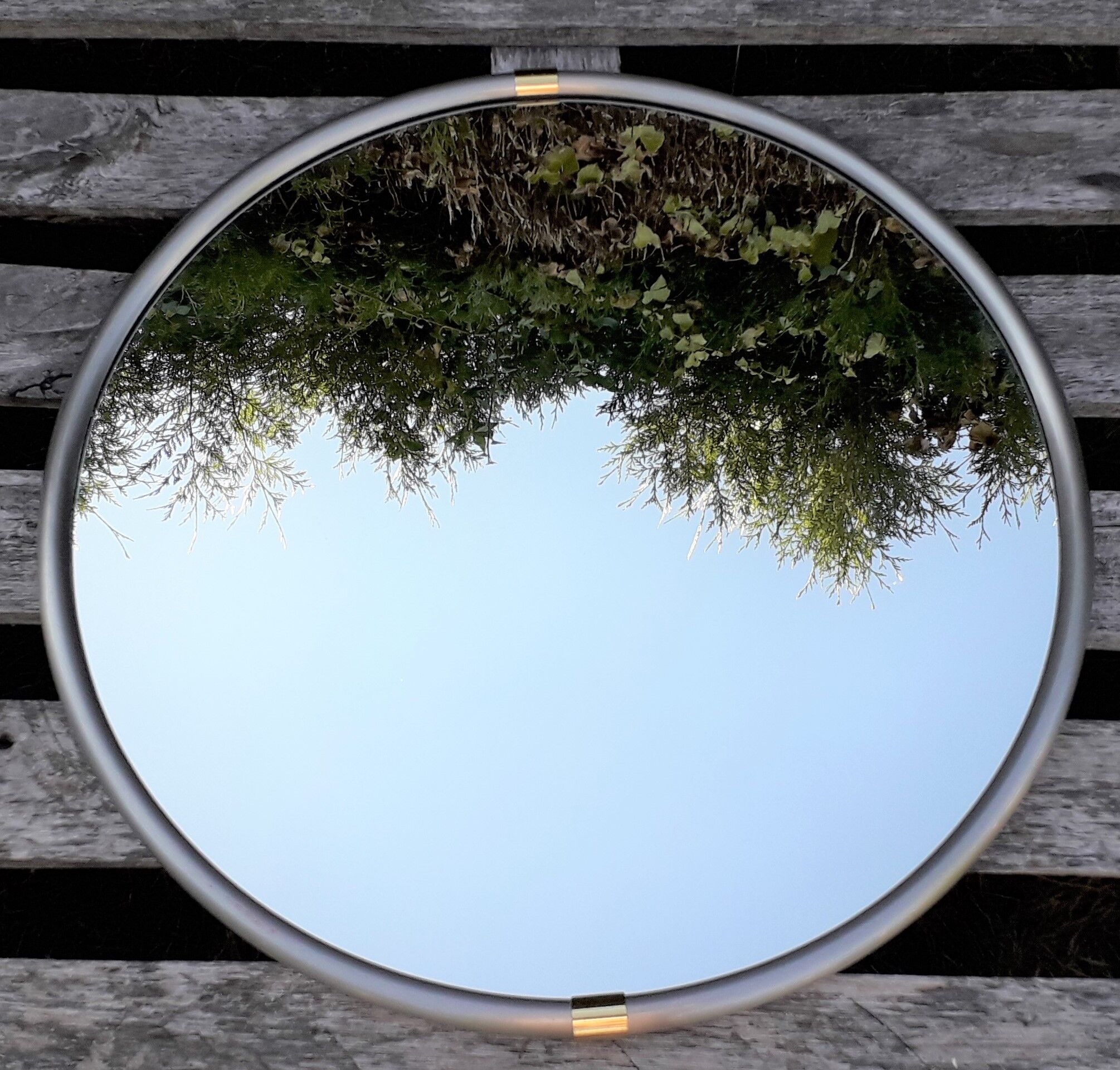 Round metal mirror 70 - 60x60 cm