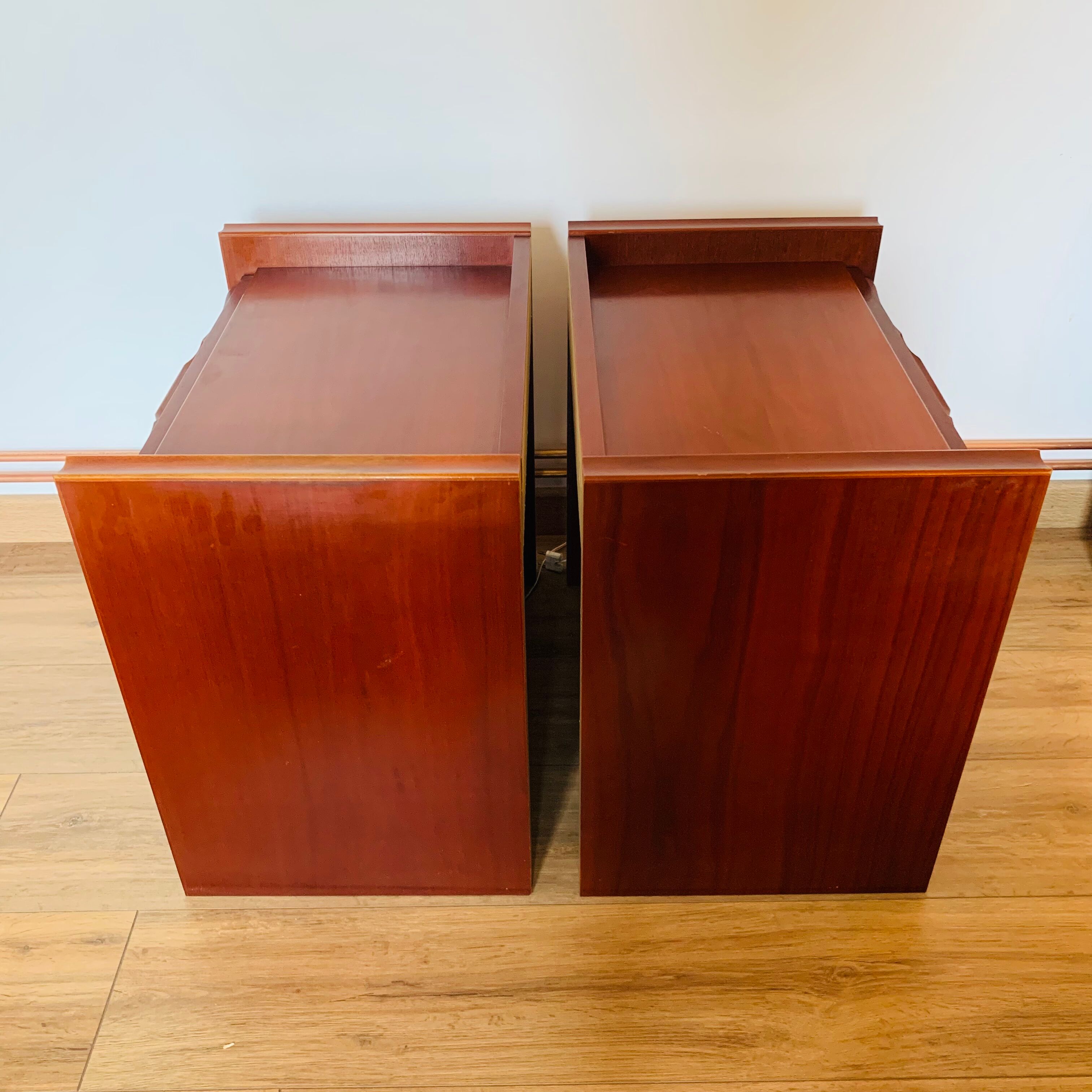 Pair of bedside tables with light - Meubles Gautier