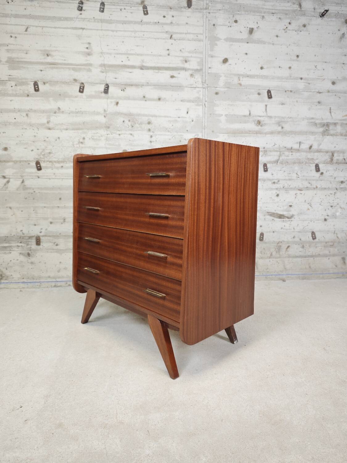 Vintage chest of drawers
