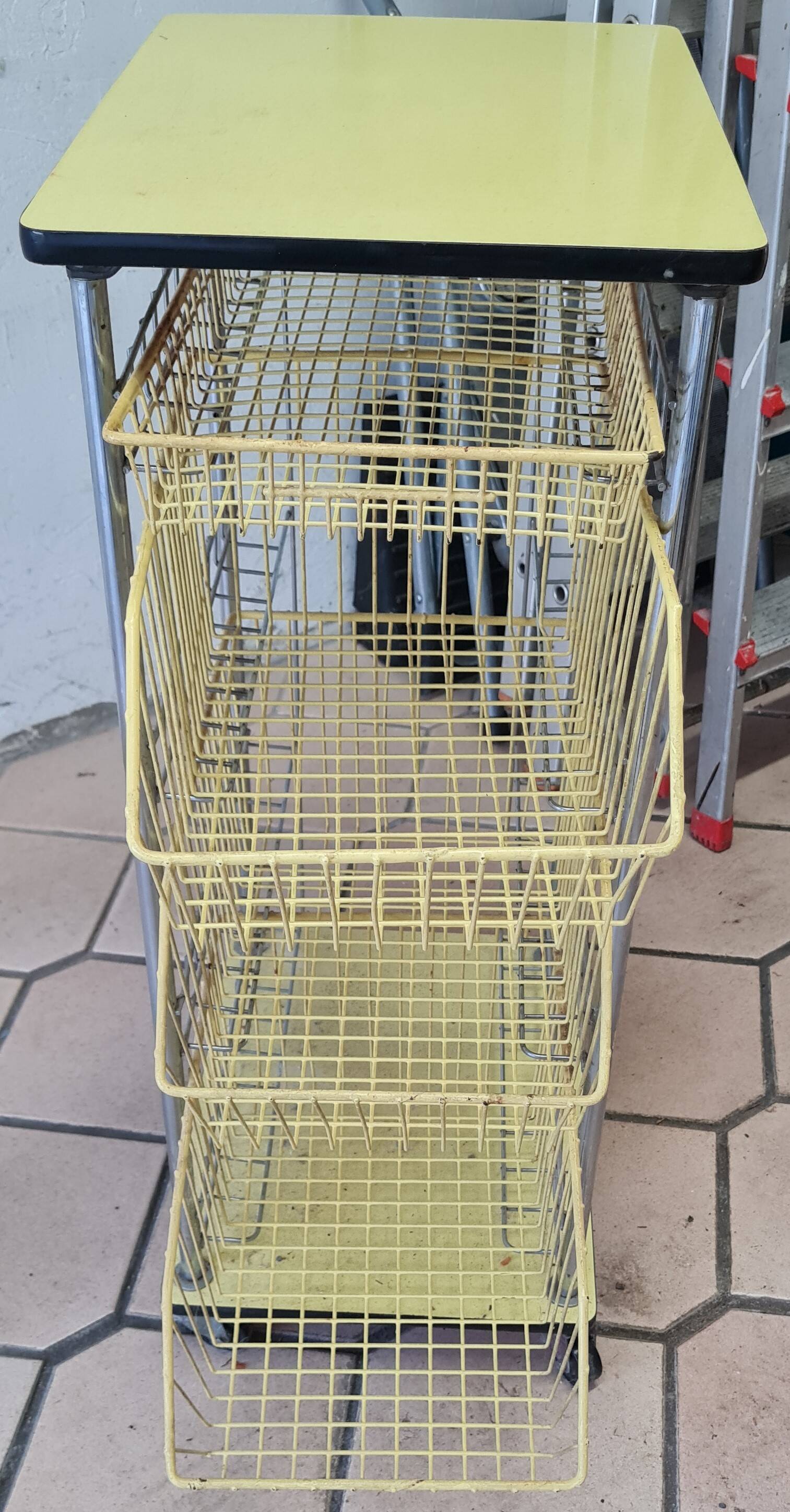 Vegetable trolley