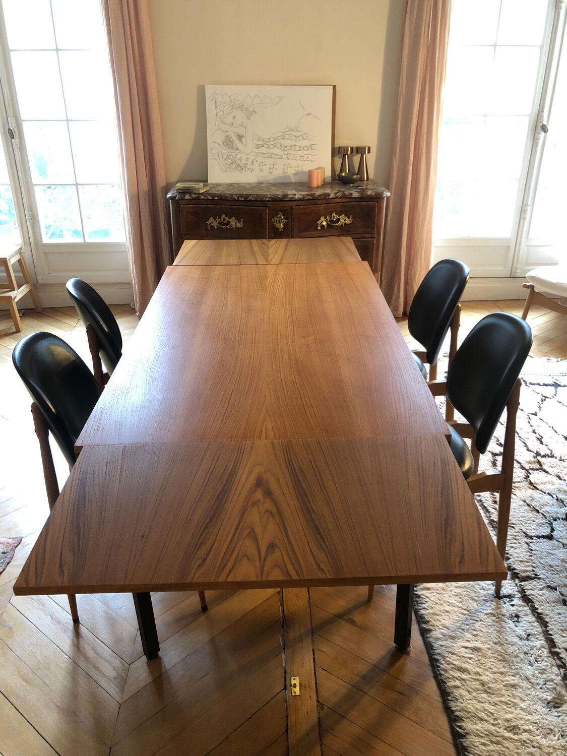 Large vintage extendable wooden dining table – 140 to 224 cm
