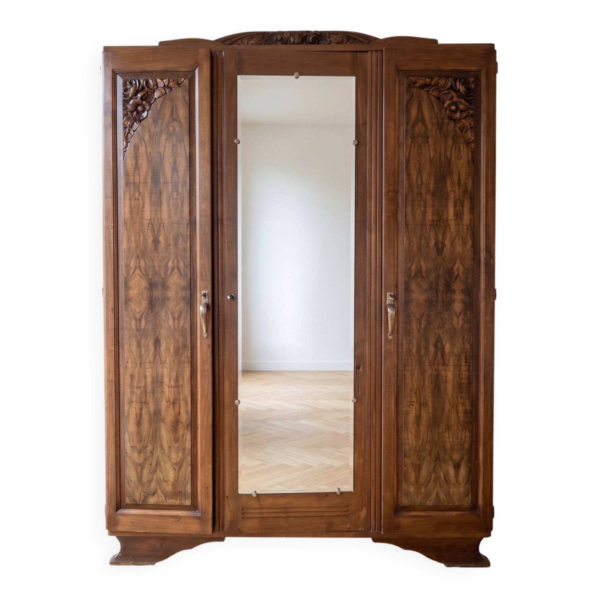 Art Deco 3-door wardrobe in carved wood with mirror