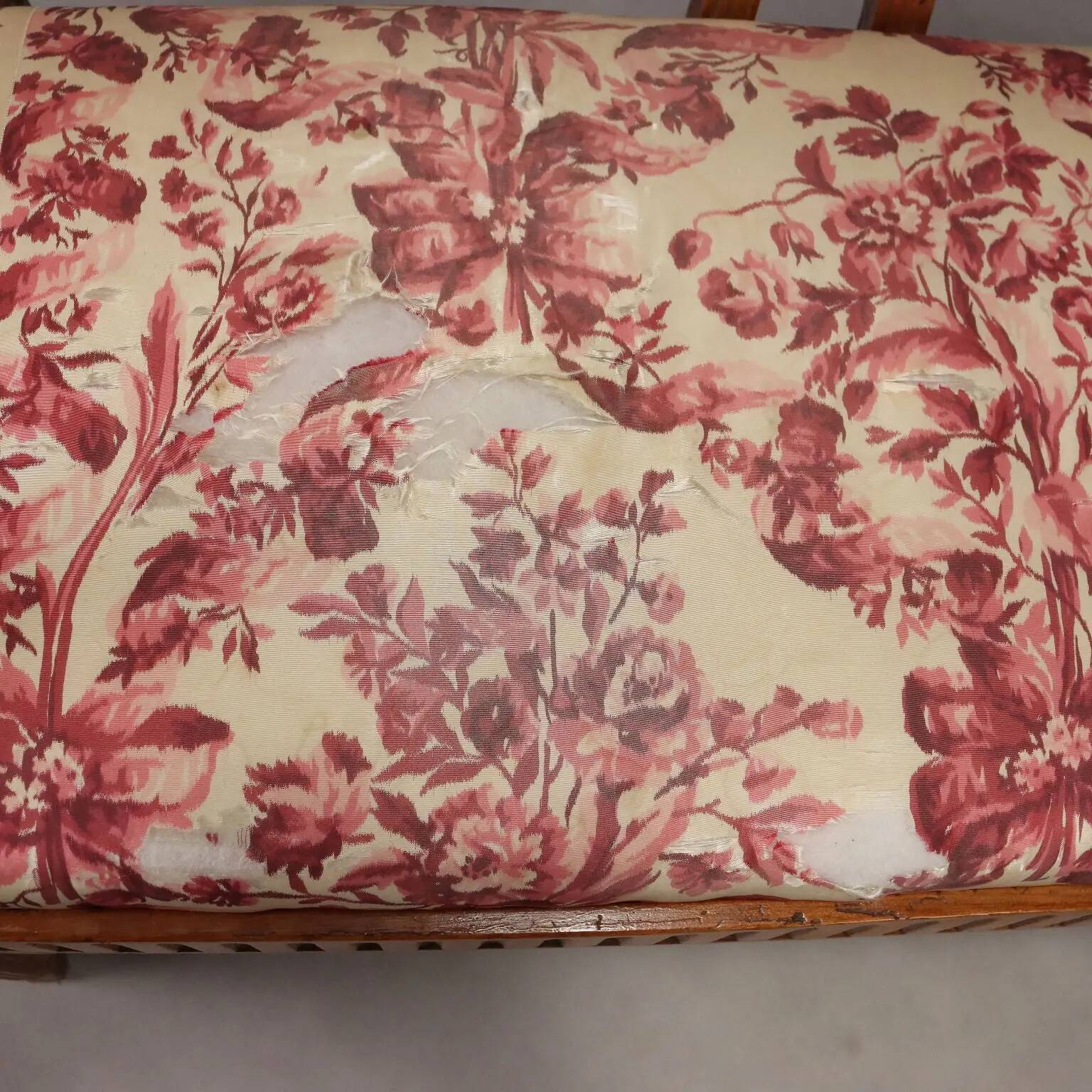 Antique neoclassical canapé in maple and fabric, Italy, 19th century.