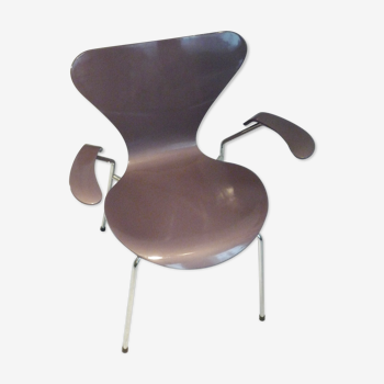 Fauteuil modèle 3207 d'Arne Jacobsen