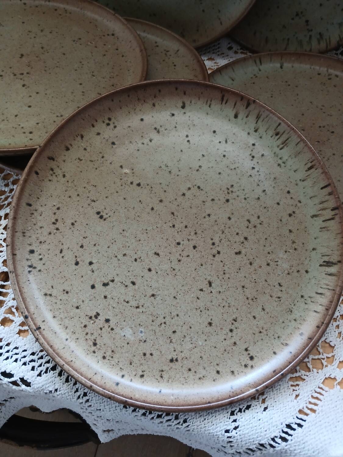 8 flat plates and 1 Vallauris dish