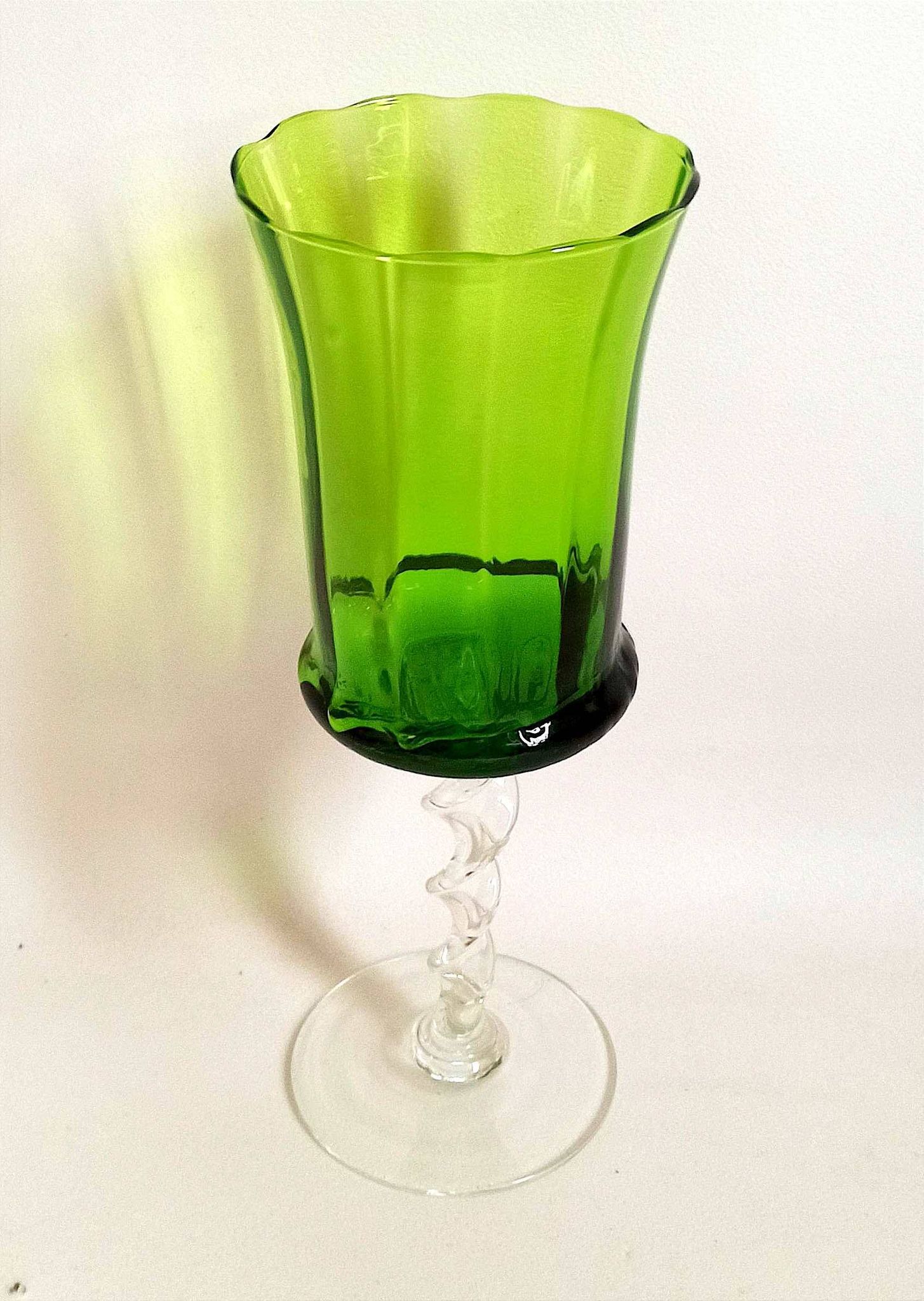 Emerald green chalice Empoli 70s Height 32 cm