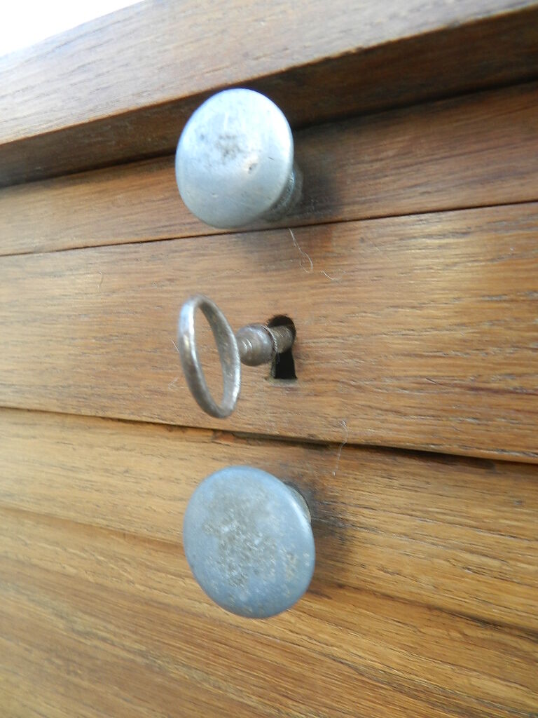 Old curtain binder