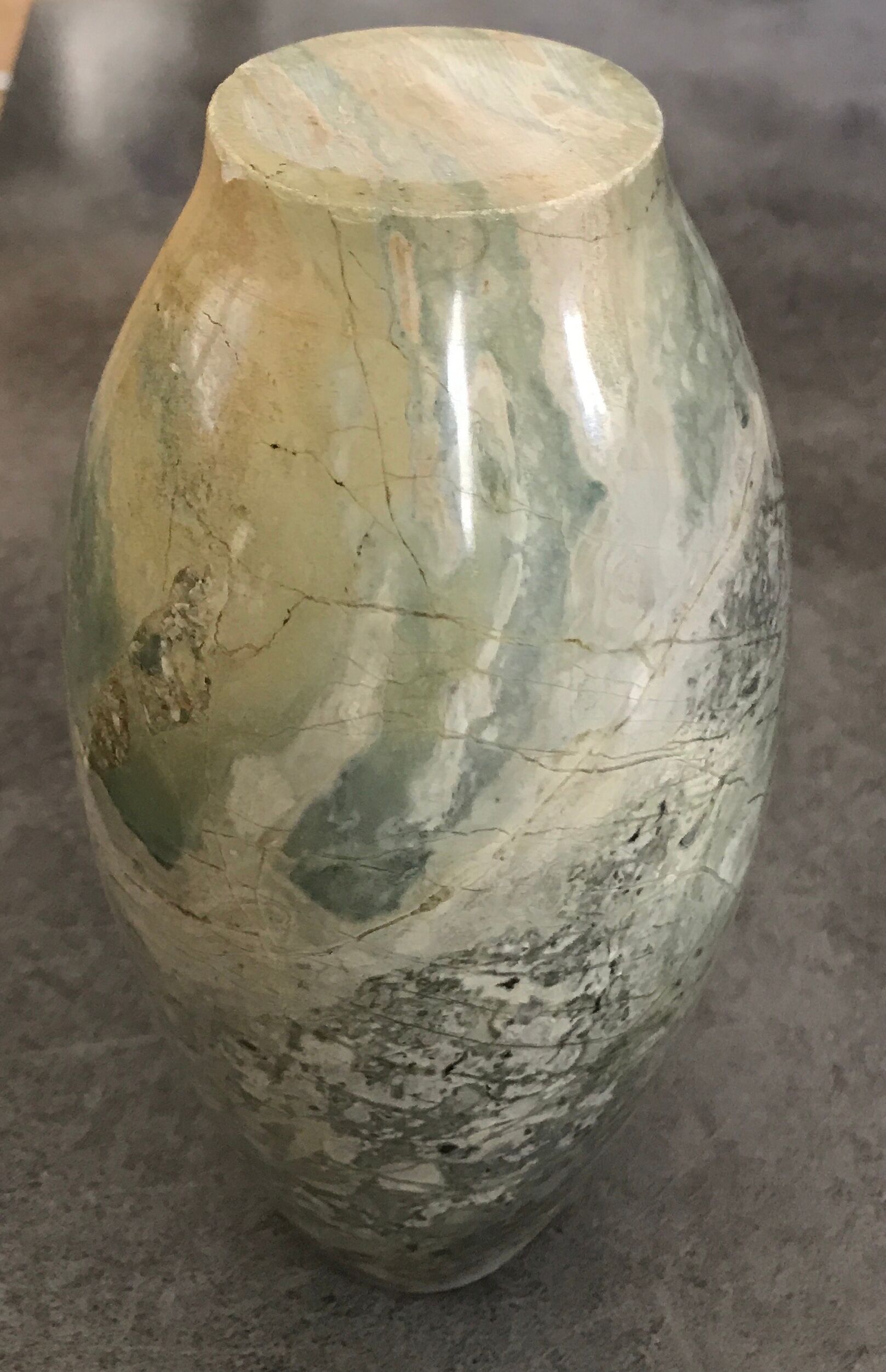 Vase soliflore in natural pierre onyx light green