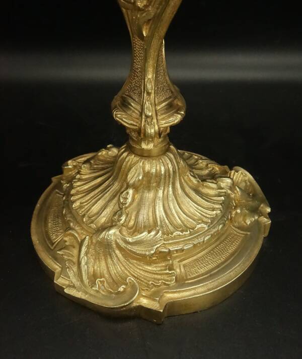 Large Rocaille / Rococo / Louis XV style candlestick lamp from the 19th century - bronze