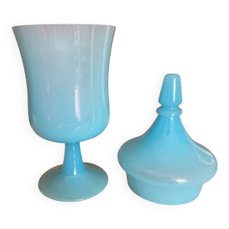 Gobelet ancien opaline