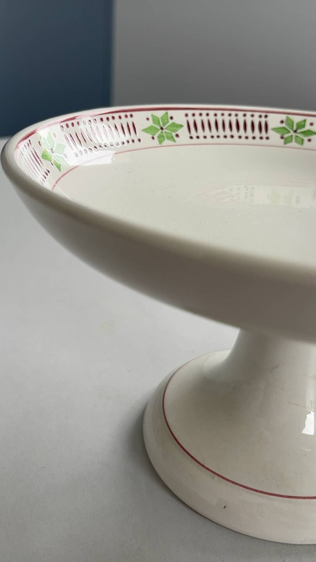 Footed compote Digoin Sarreguemines Pise, vintage earthenware