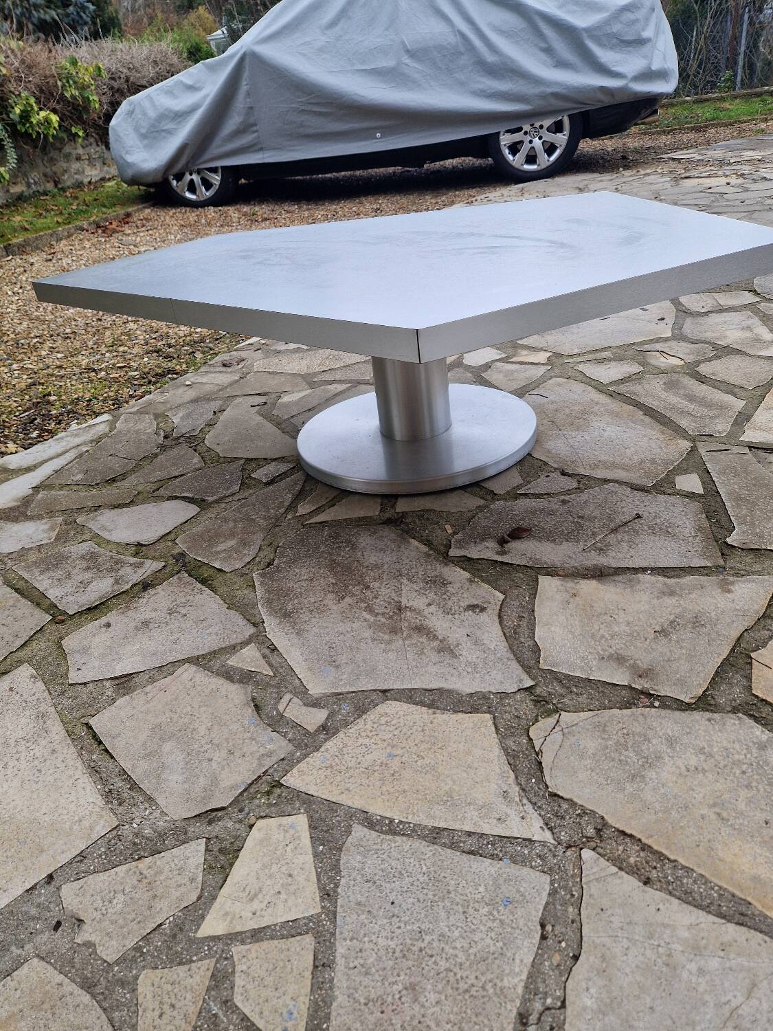 Space Edge design coffee table