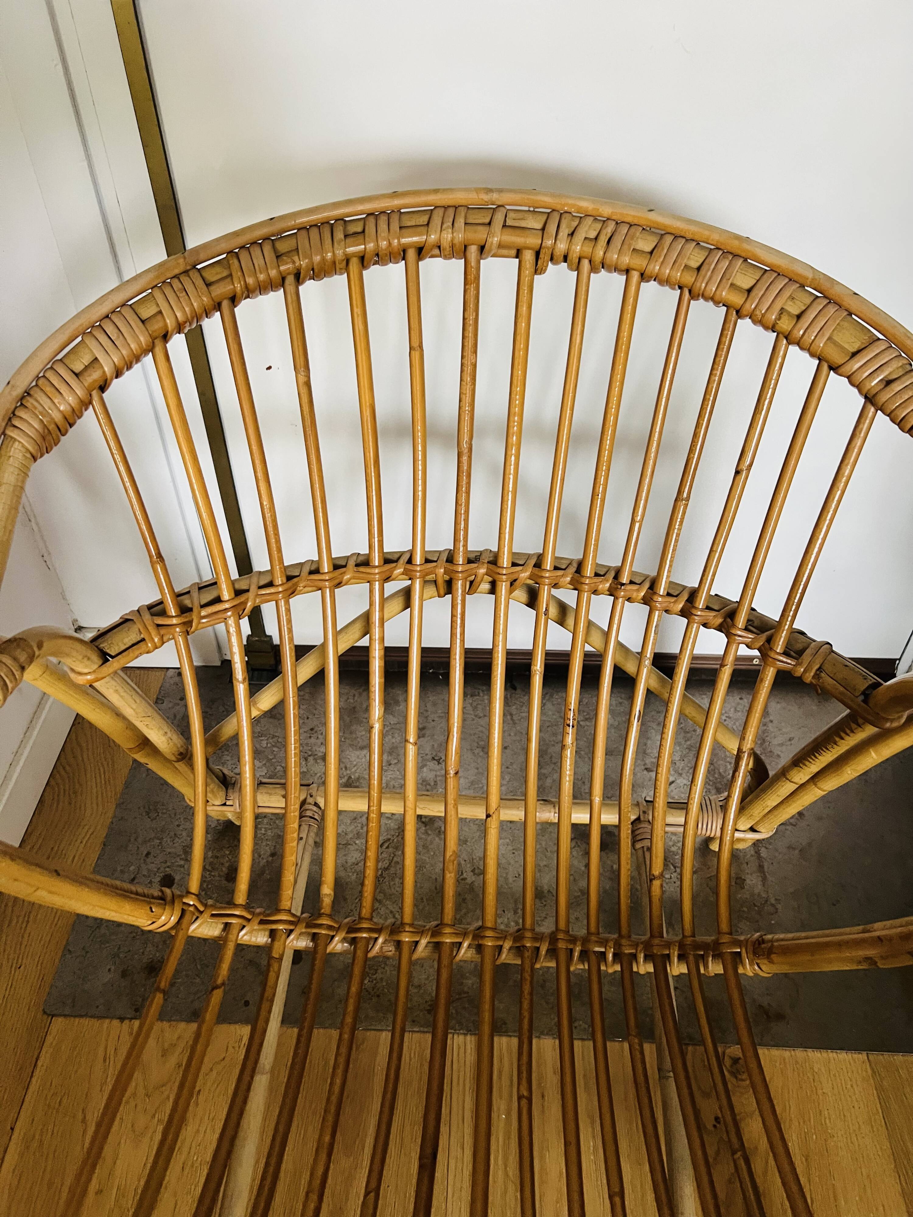 Un fauteuil en cannage  (année 60)