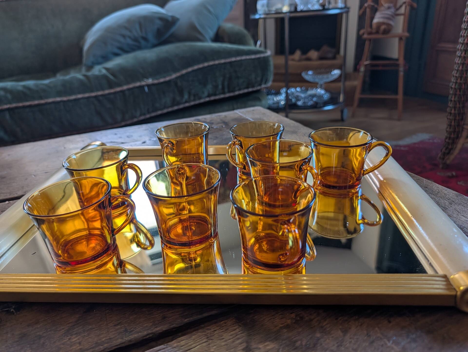 8 amber cups – golden light of the 70s