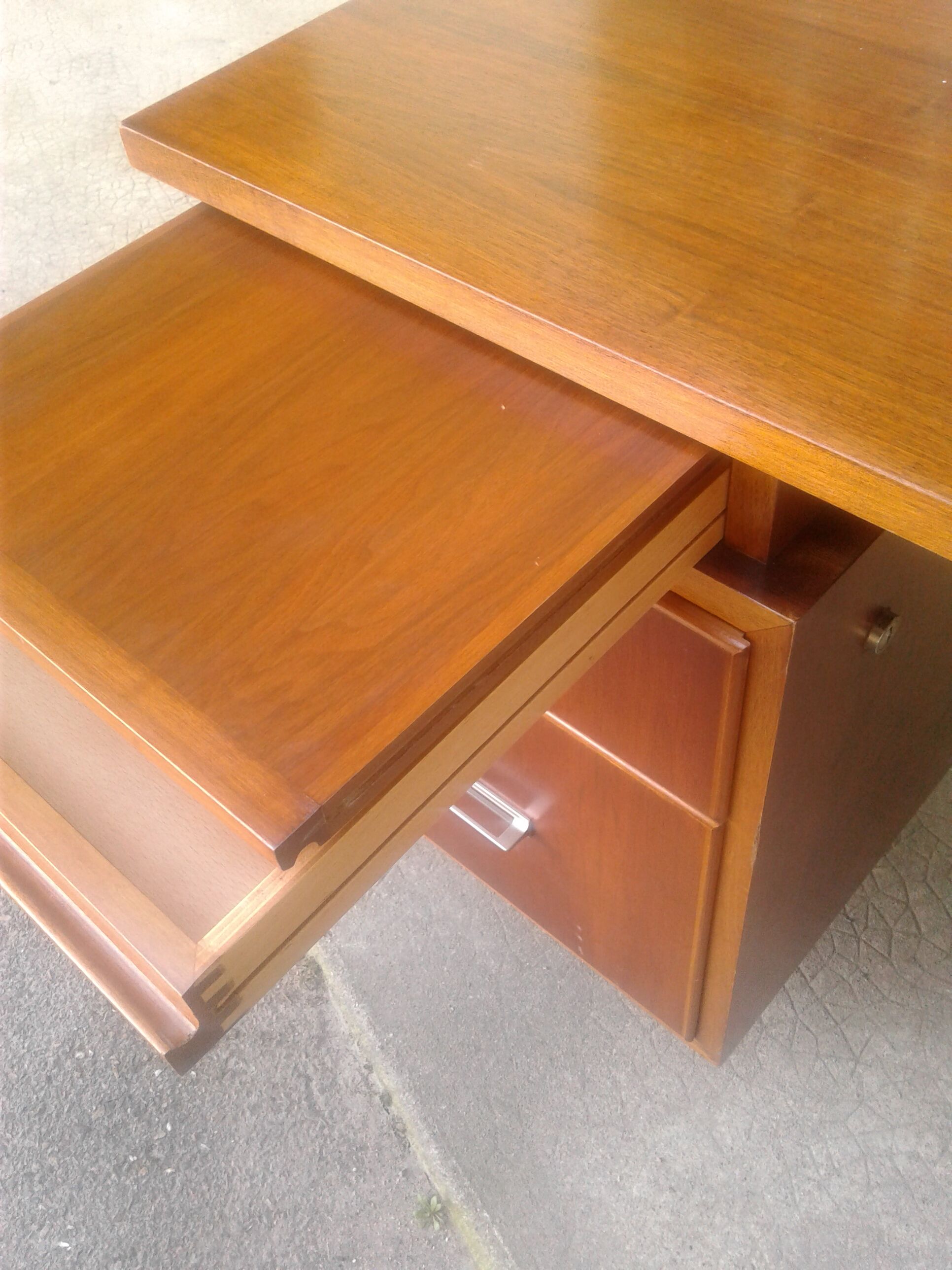 Large French desk Burwood of the 50s .