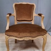 Fauteuil marron  style Louis XV