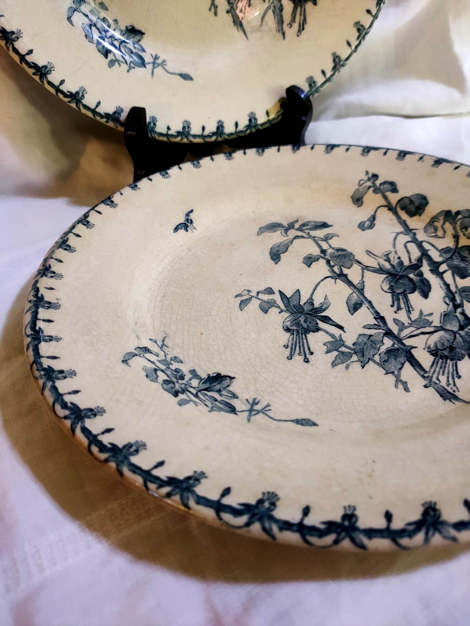 2 flat blue iron earth plates in Gien earthenware