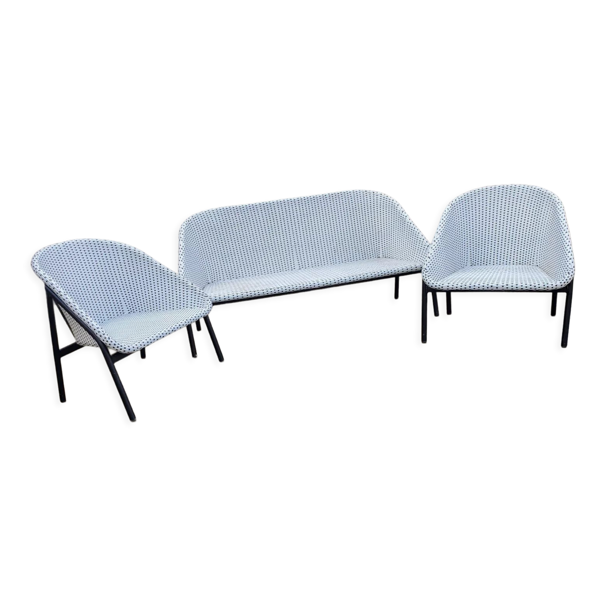 Black and white garden lounge