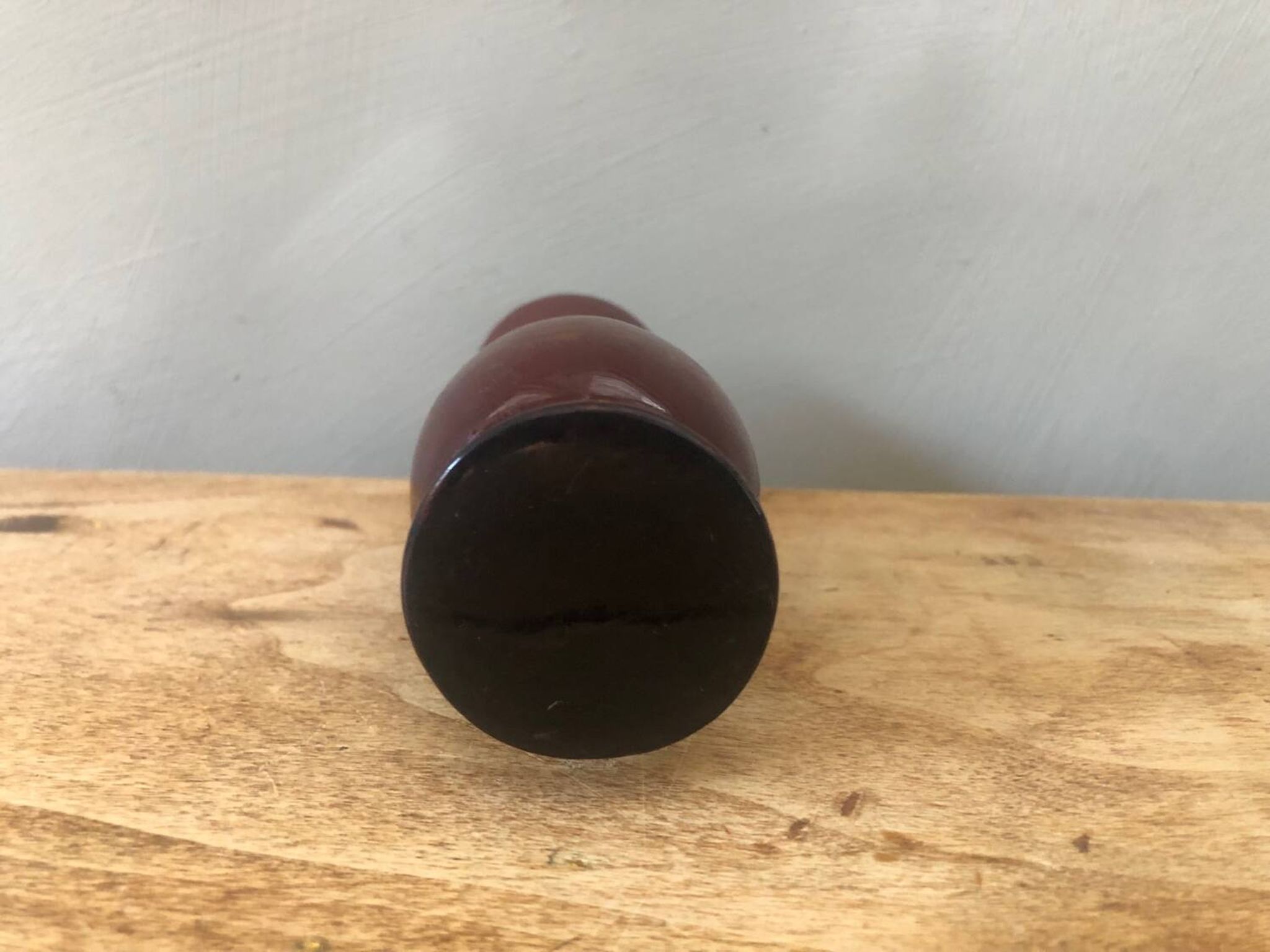 Lacquered wooden vase, Vietnam, 20th century.