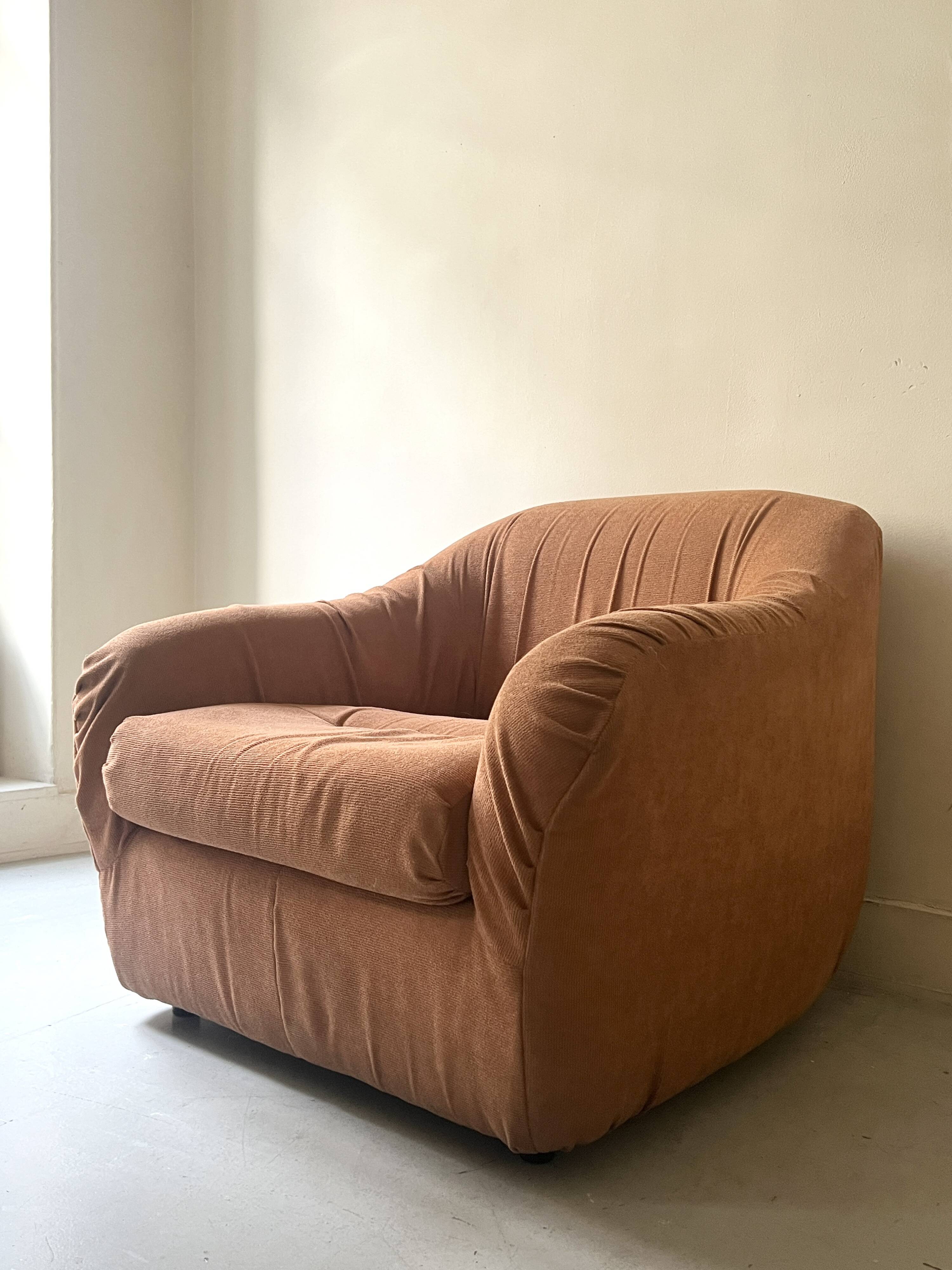 Velvet armchair in peach-orange, Steiner Paris France 1970