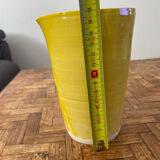 Vase en ceramique jaune fait main