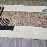Handmade Berber rug, traditional craftsmanship, size 150 x 250 cm
