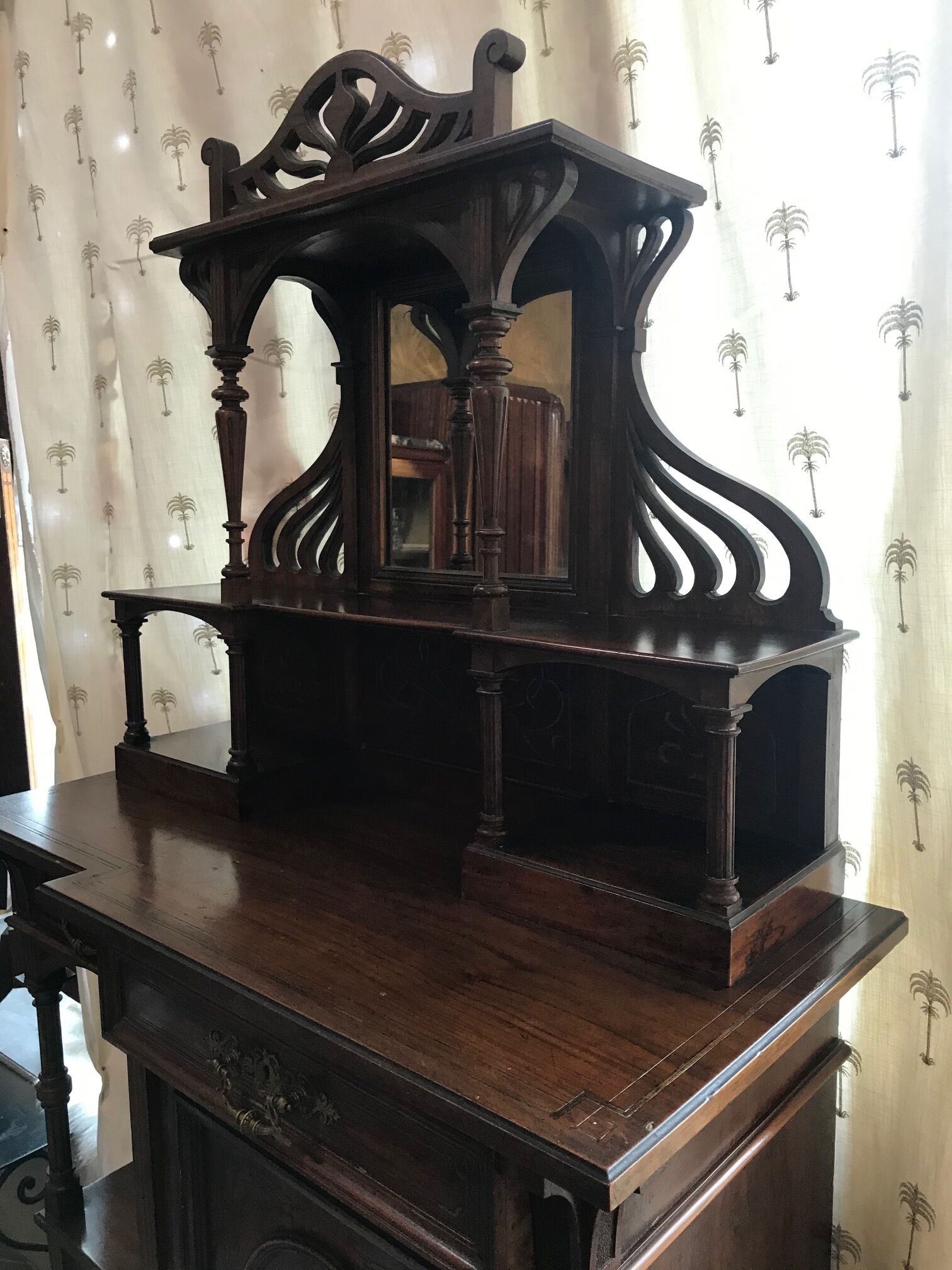 Art Nouveau showcase