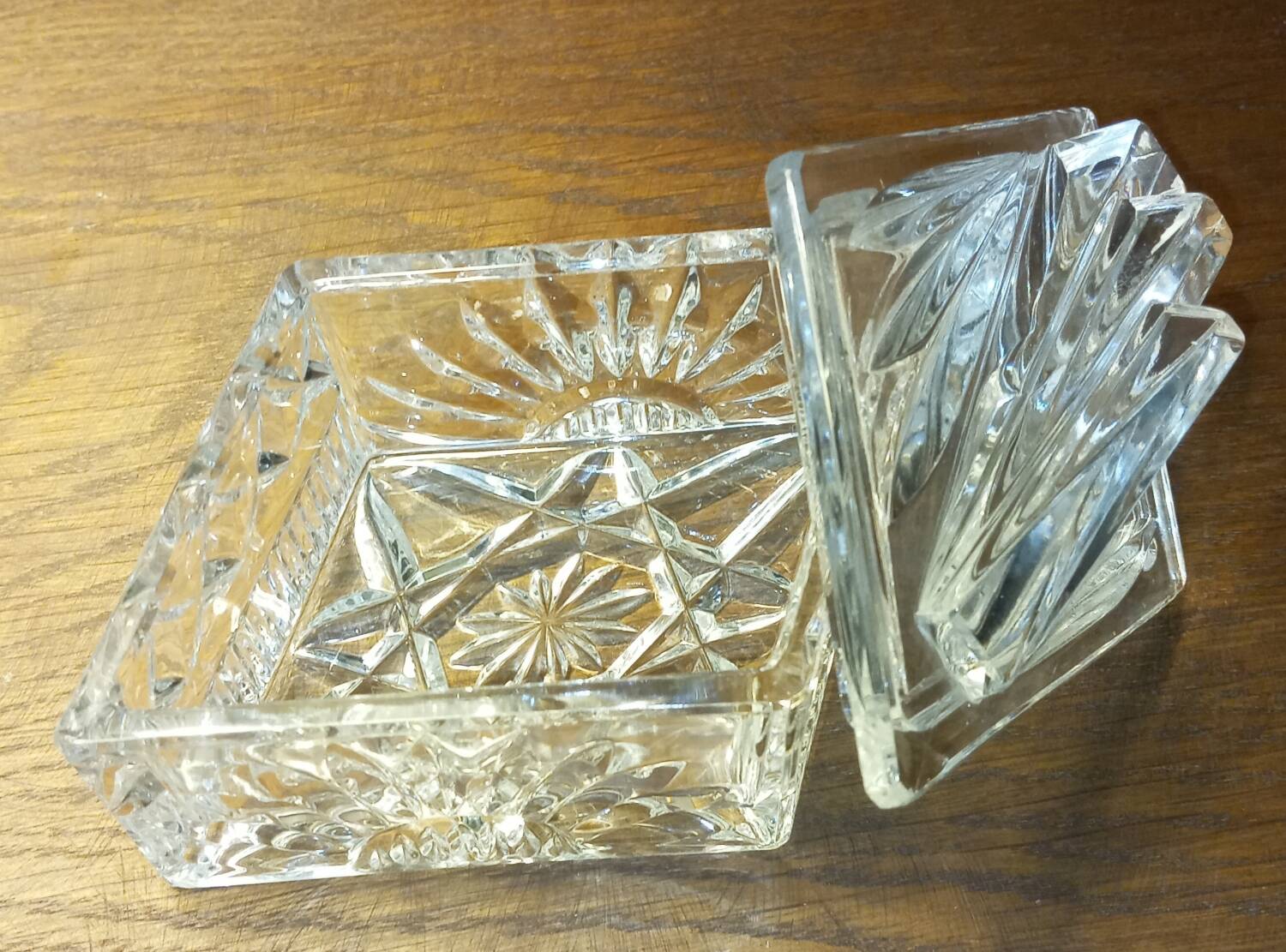 Crystal Bonbonnière