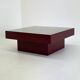 Table basse italienne rouge du milieu du siècle avec plateau en verre
