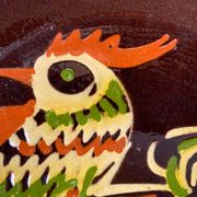 Plat en terre cuite vernissée